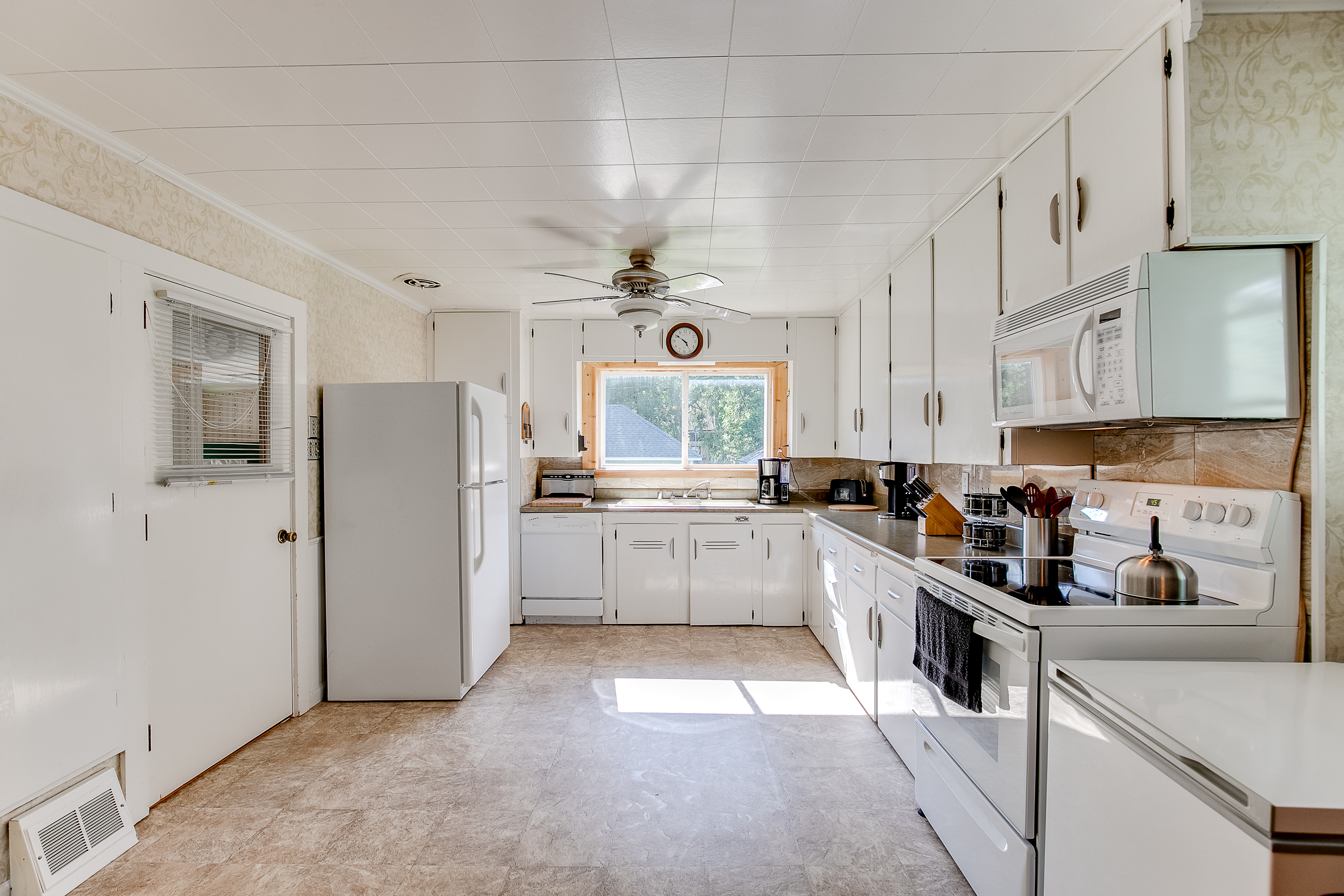 1431 8th St E, Menomonie, WI 54751
