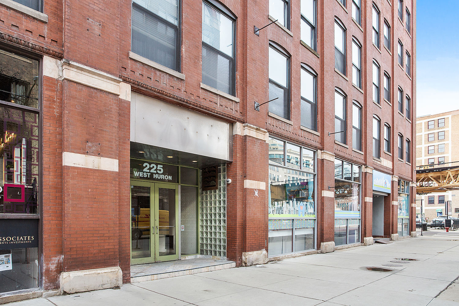 Chicago, IL 60654,225 W Huron St #123