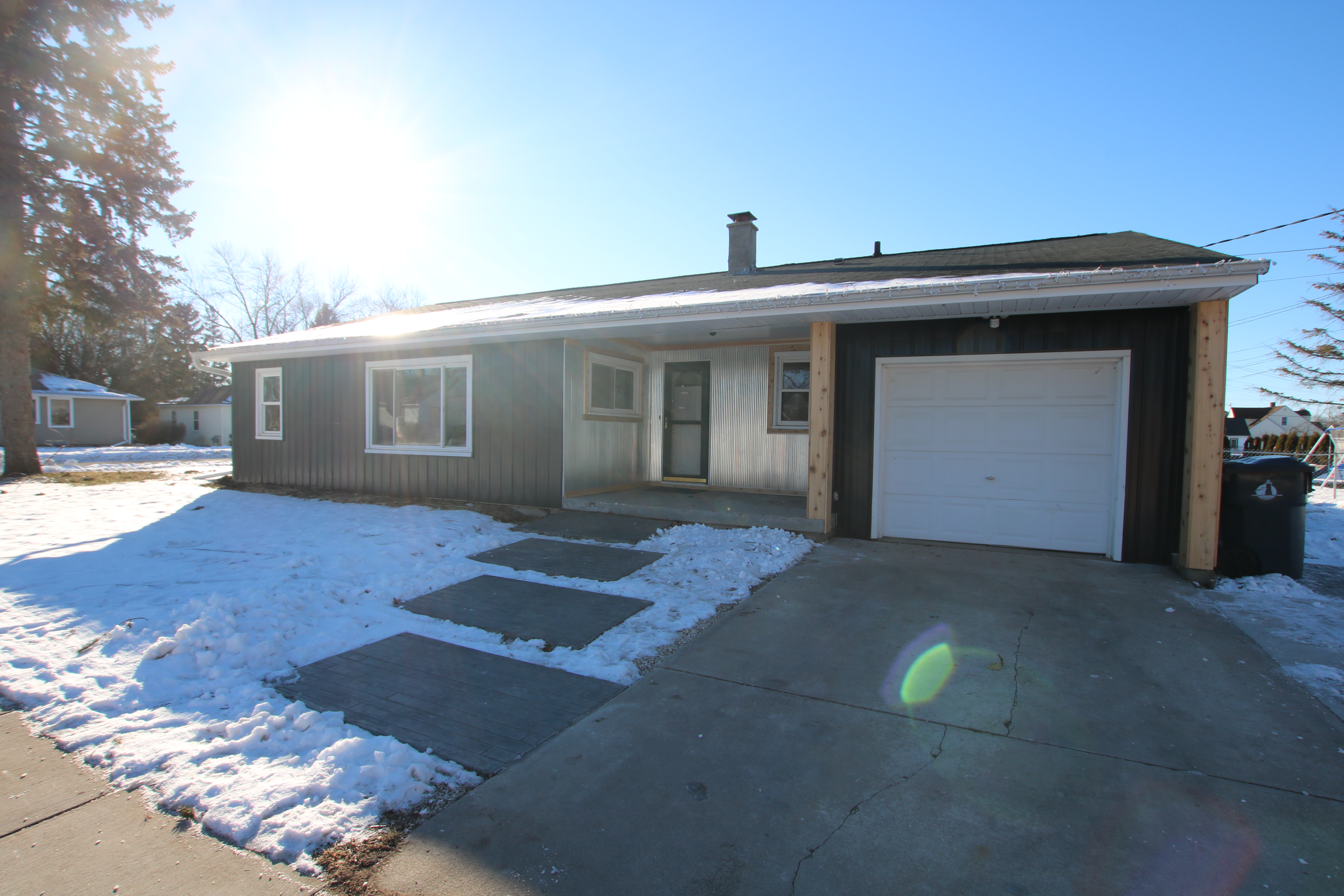 Fond Du Lac, WI 54935,564 Vine St