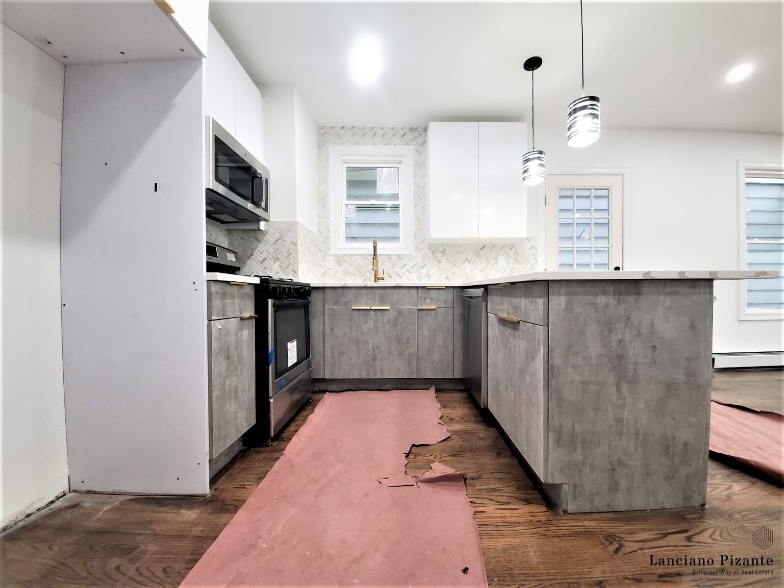 Brooklyn Ny 11236,,959 E 94 St