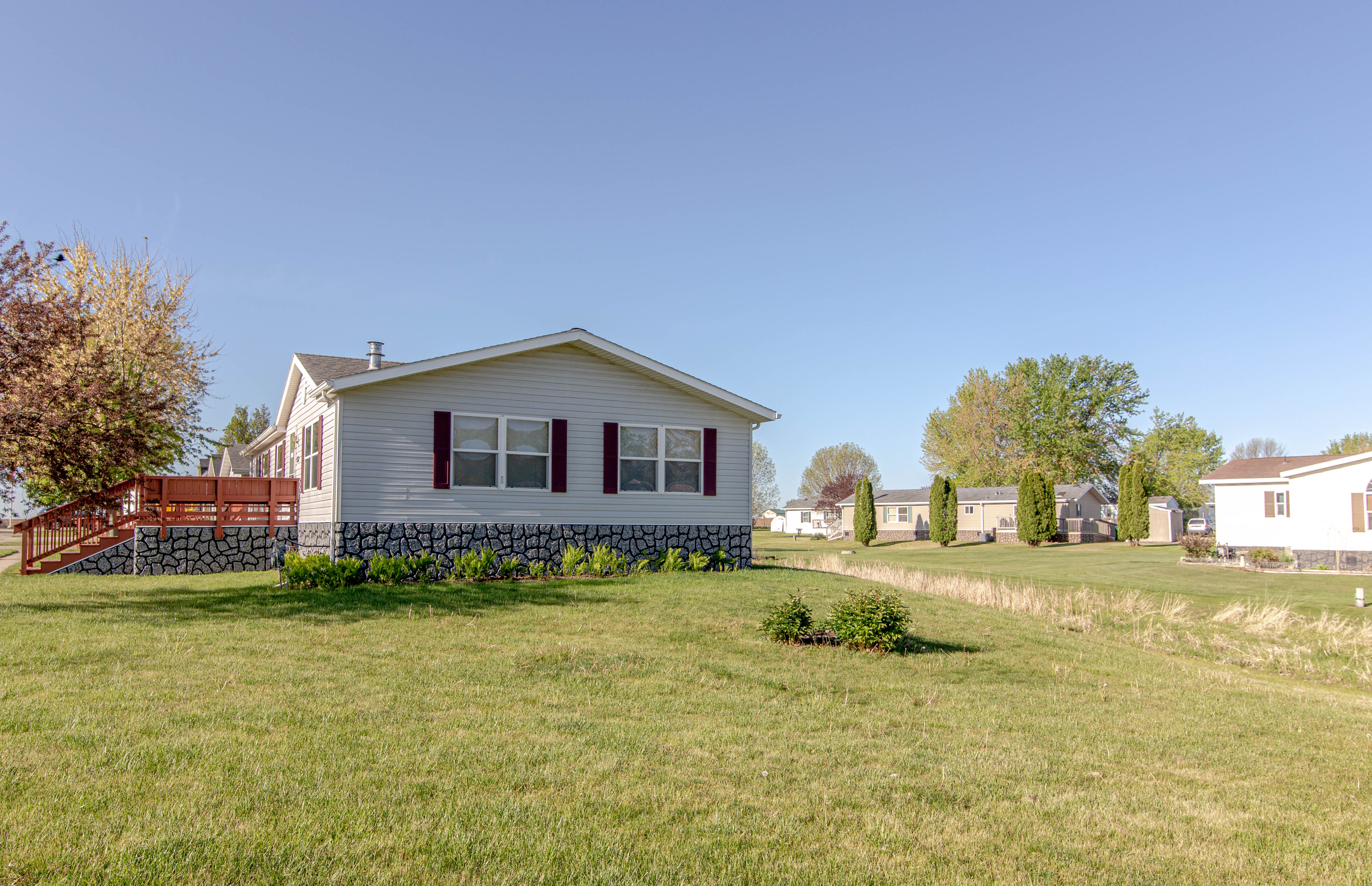 Nevada, IA 50201,10 Maple Ave #358