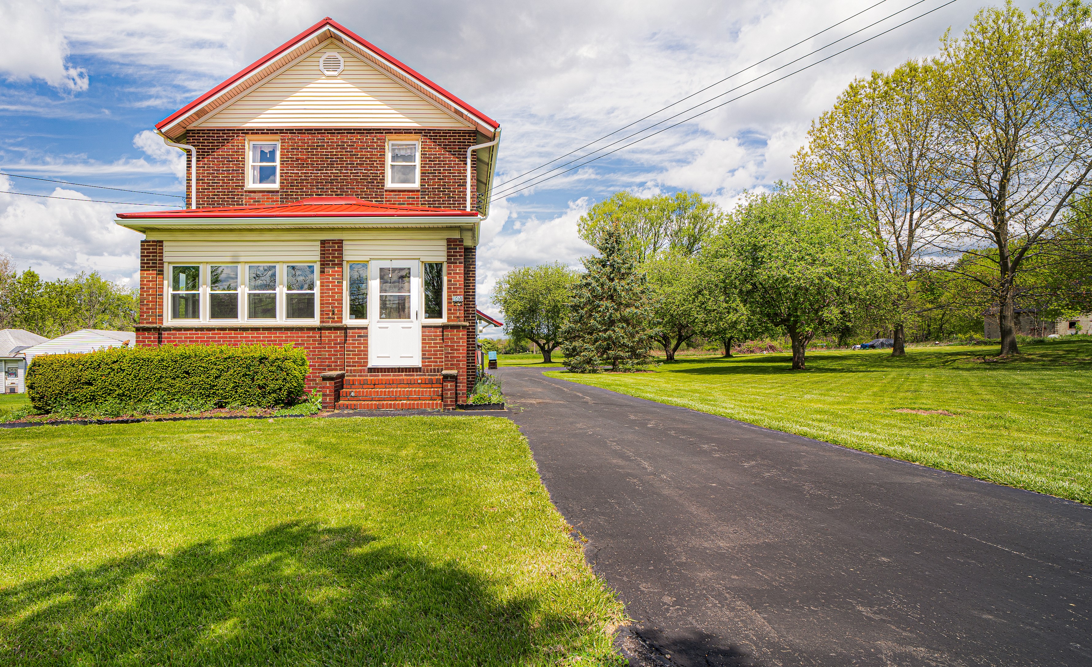 New Castle, PA 16101,1527 Harlansburg Rd