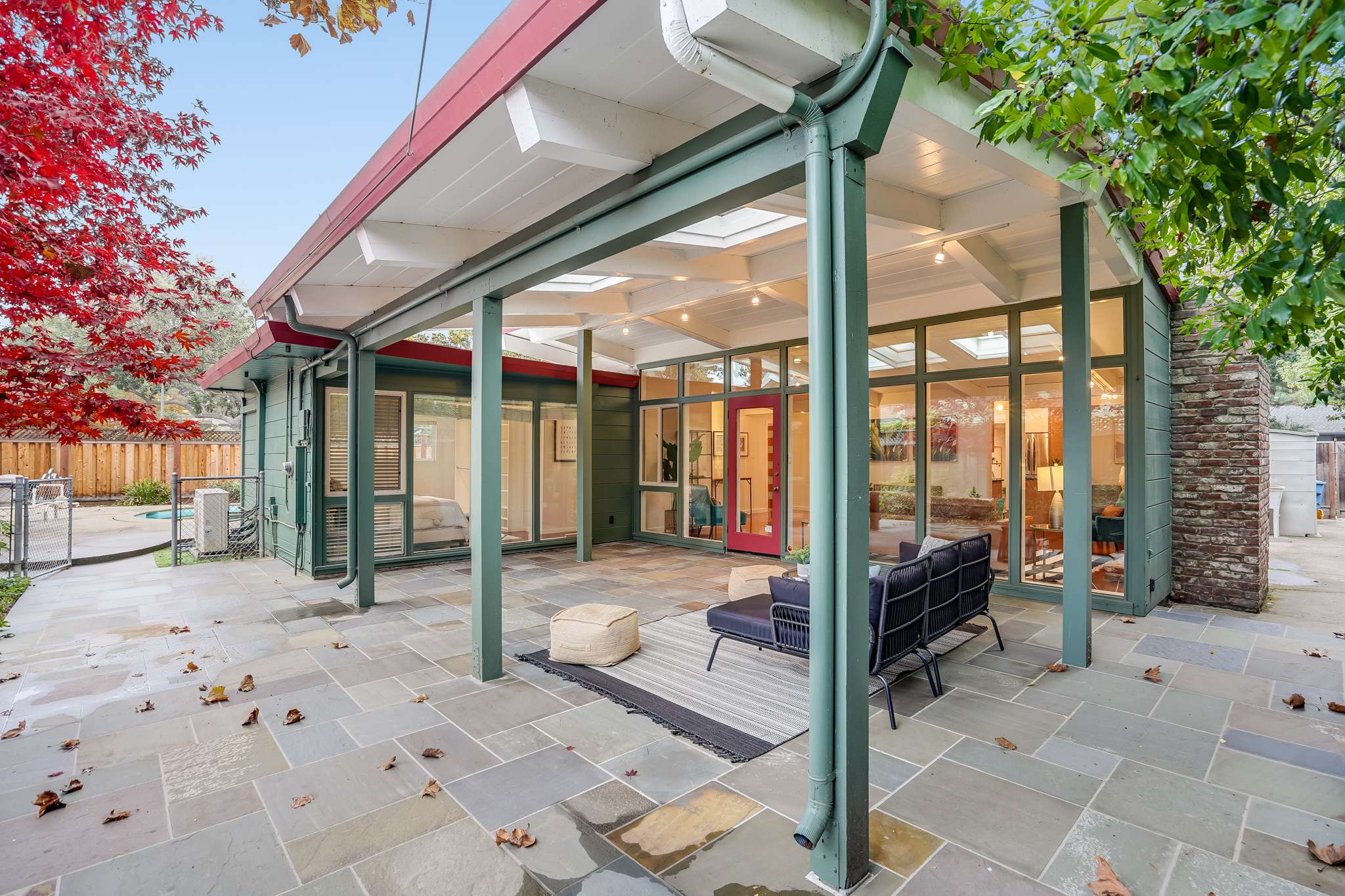 642 Wildwood Ln, Palo Alto, CA 94303