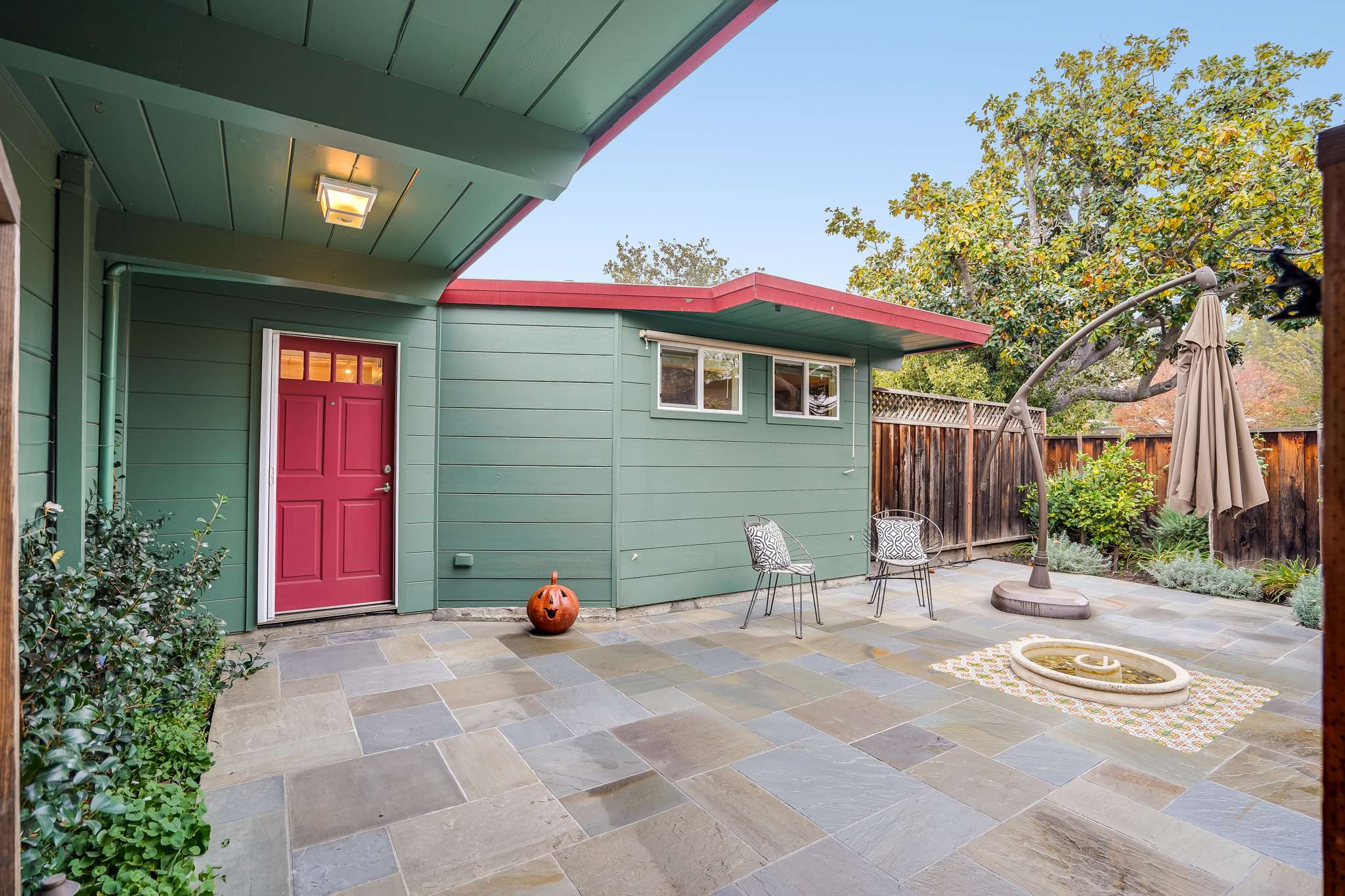642 Wildwood Ln, Palo Alto, CA 94303