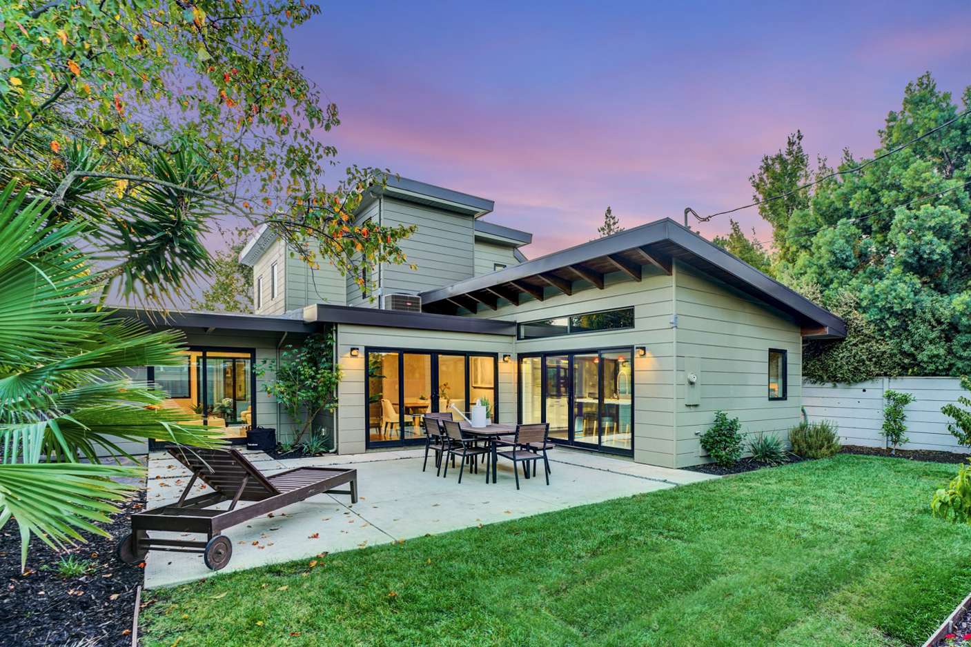 3181 Emerson St, Palo Alto, CA 94306