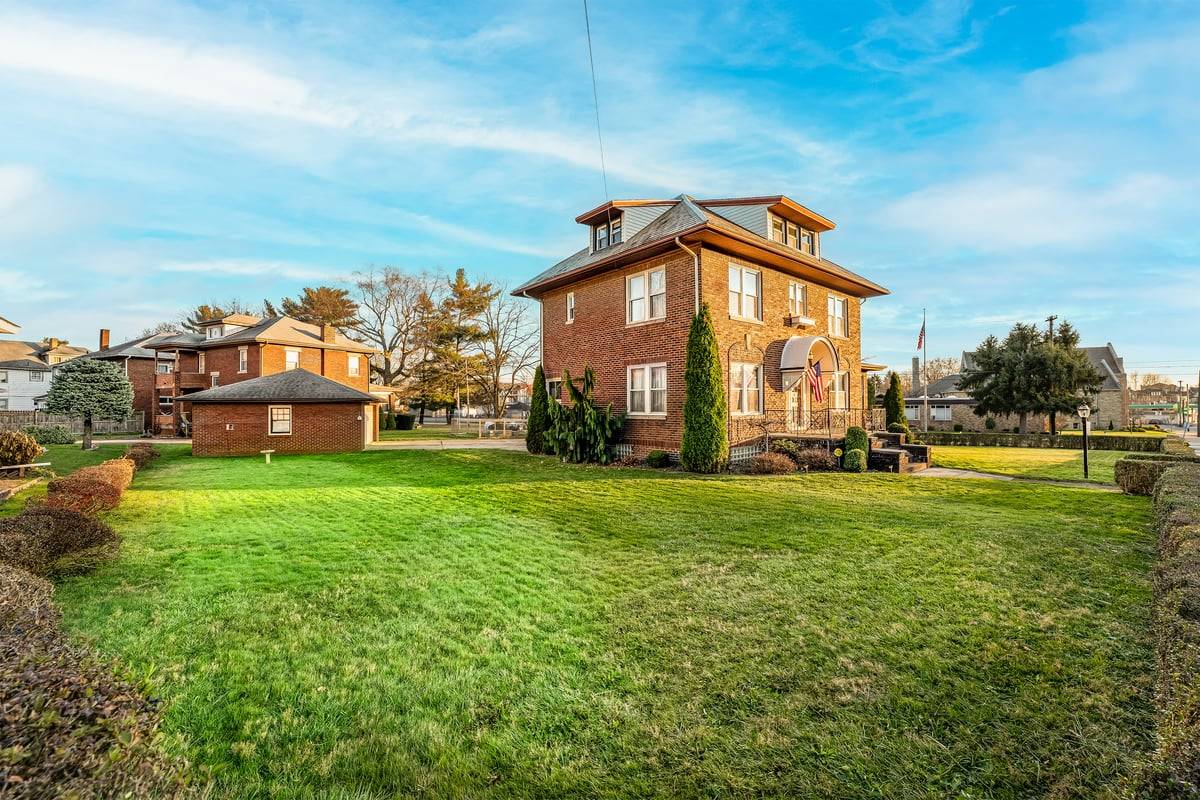 New Castle, PA 16101,802 Highland Ave