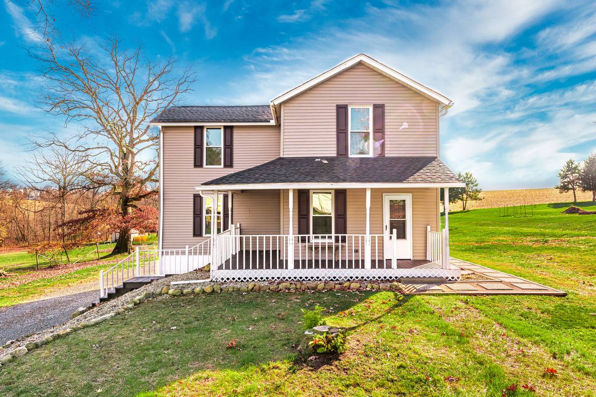 New Castle, PA 16101,816 Harmony Baptist Rd