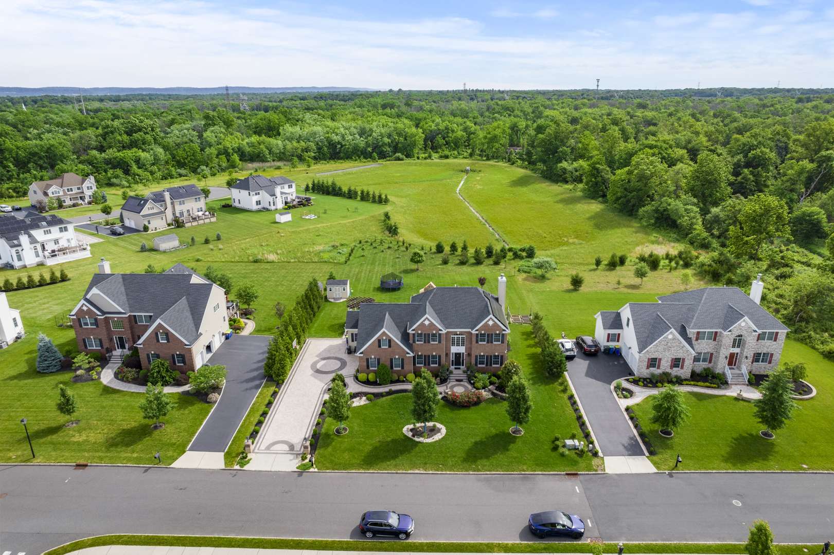 32 Lucas Dr, Hillsborough, NJ 08844