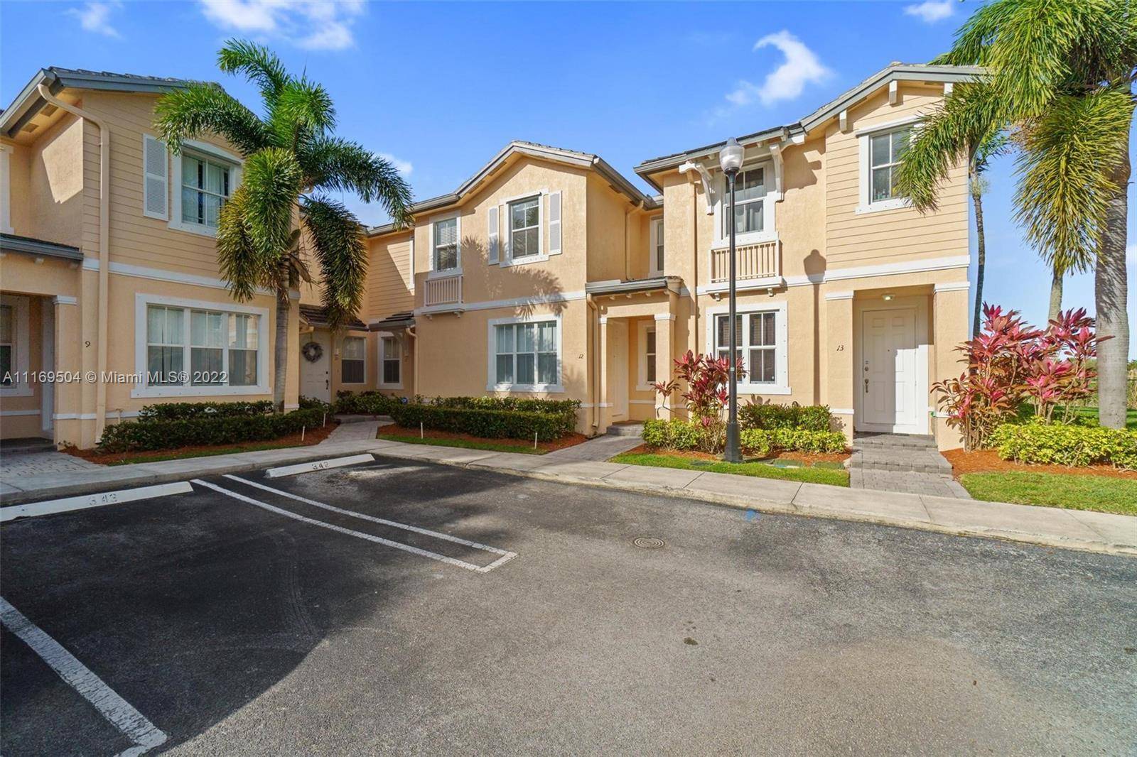 New York, NY 10036,44 W 44th St