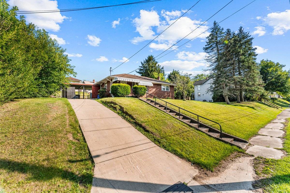 New Castle, PA 16101,1008 Marshall Ave