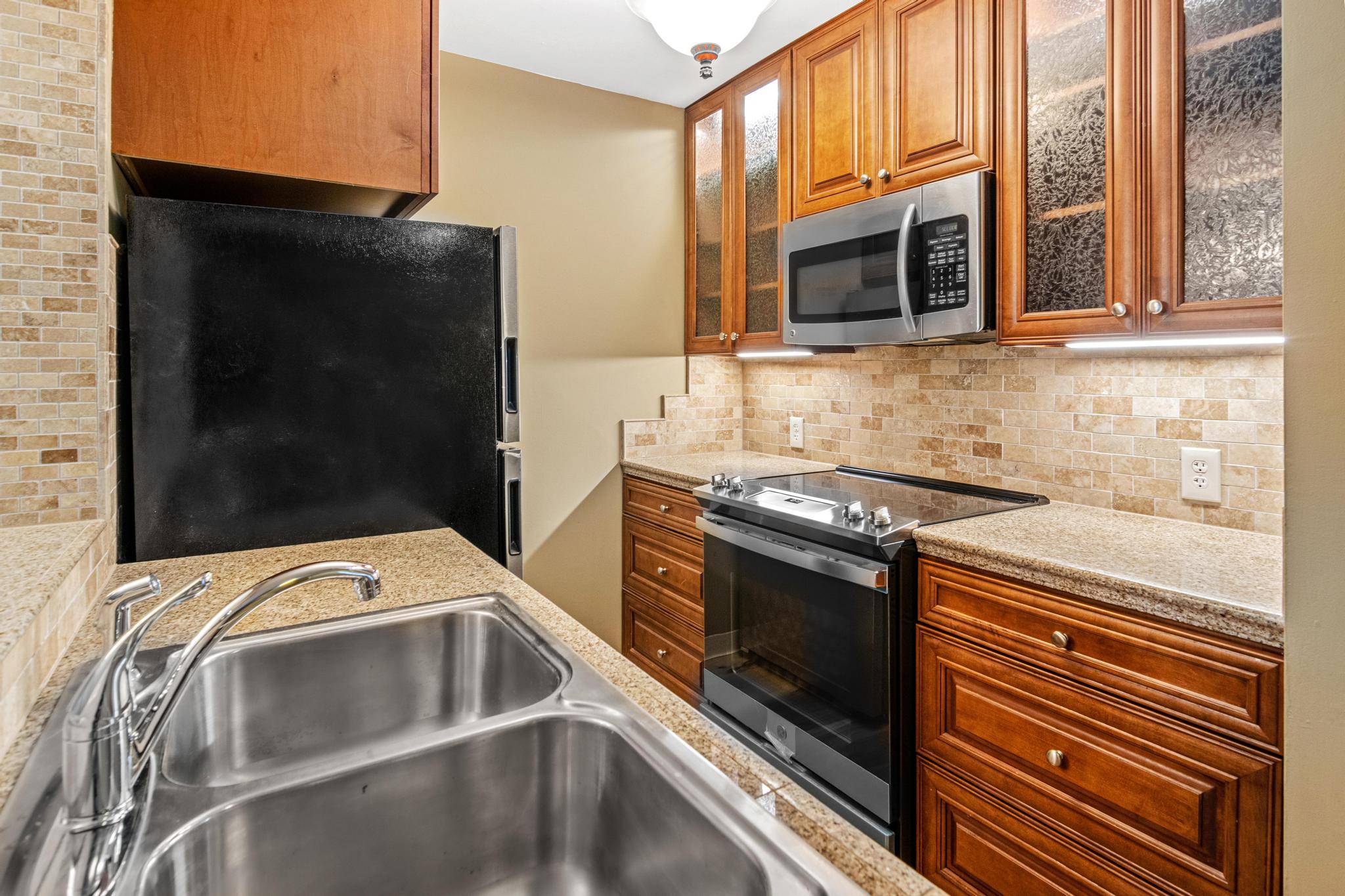 380 Ramsey St #11B, St Paul, MN 55102
