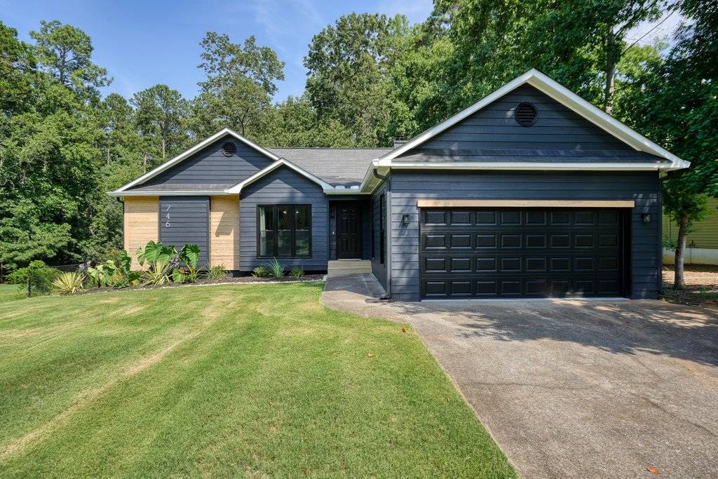 746 Maplelake Dr, Acworth, GA 30101