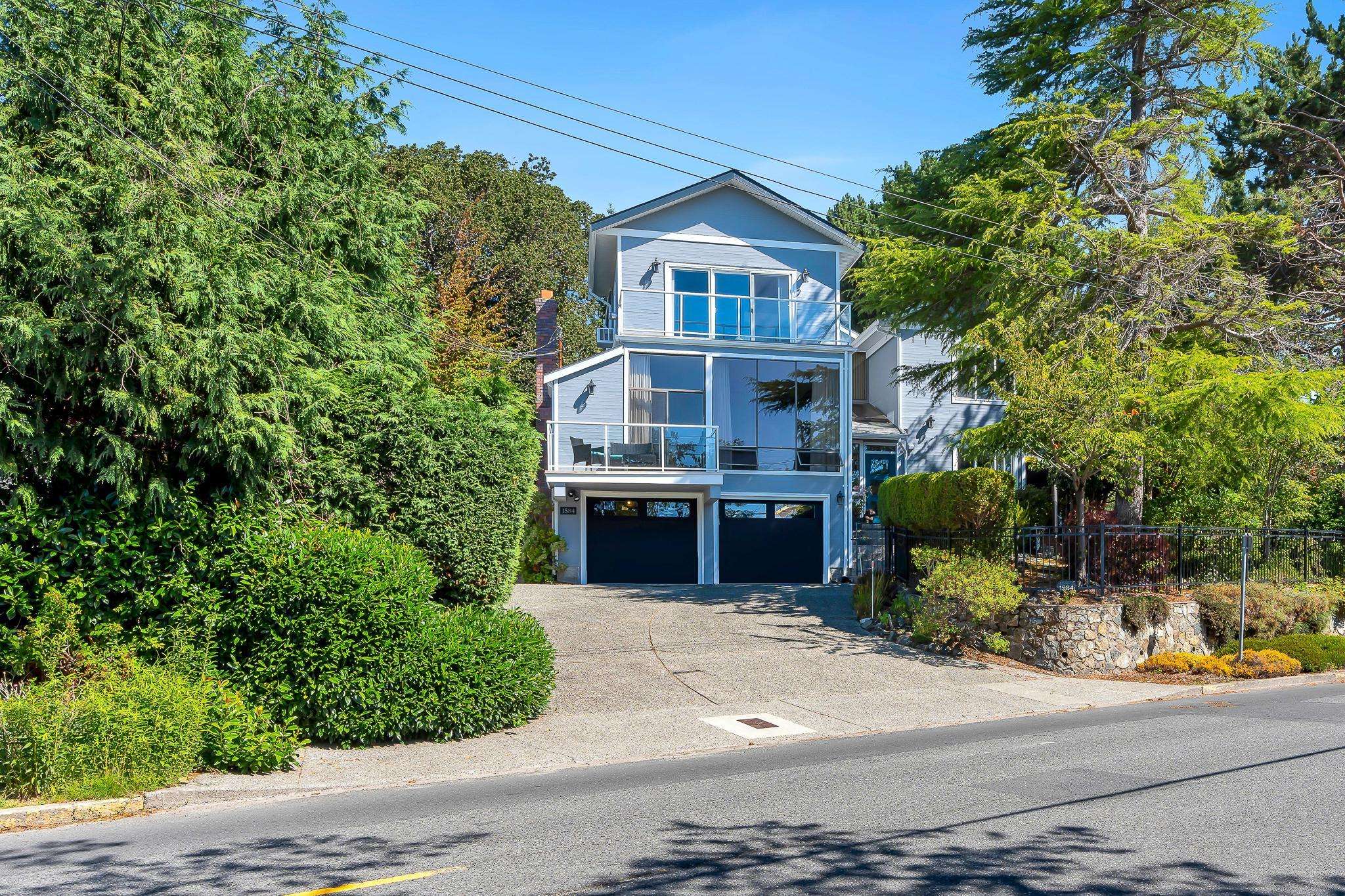 Victoria, BC V8S 1W5,1584 Rockland Ave