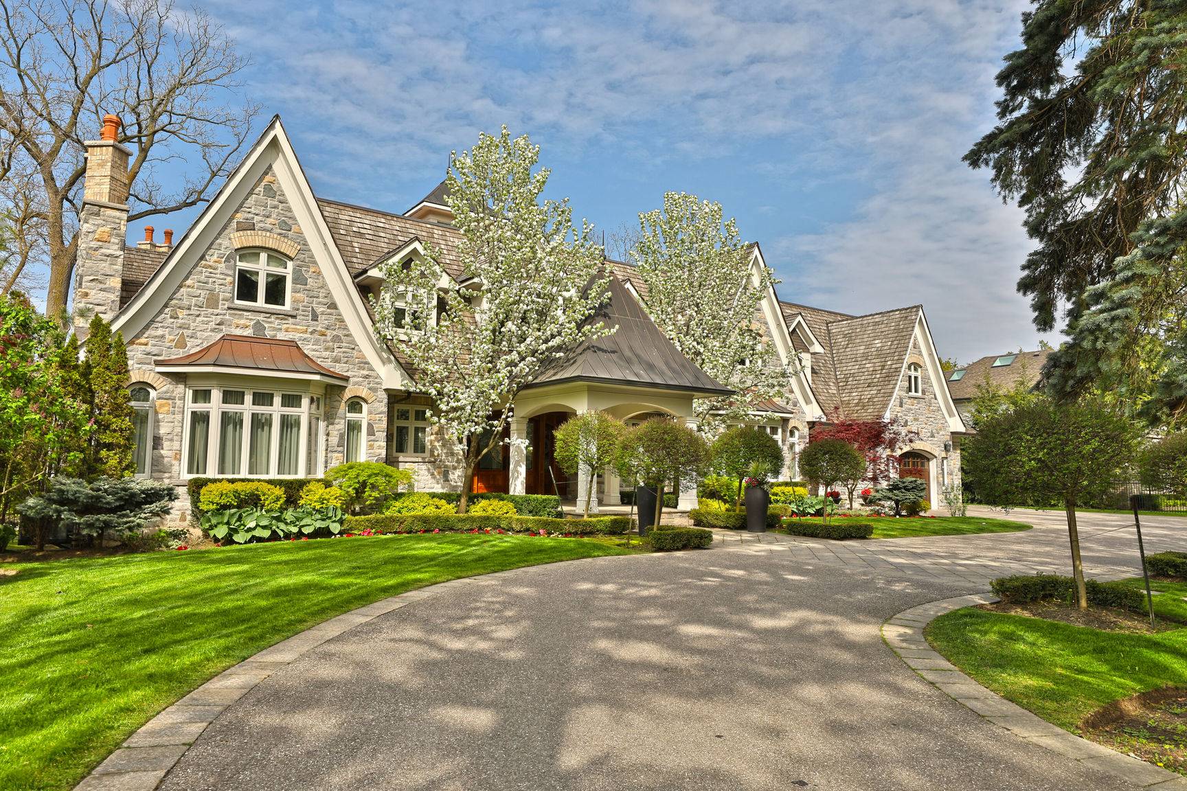 163 Chartwell Rd, Oakville, ON L6J 3Z7