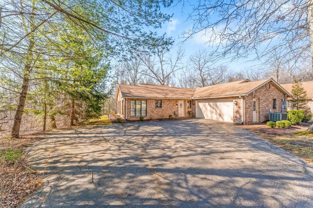 New Castle, PA 16105,3815 N Point Dr