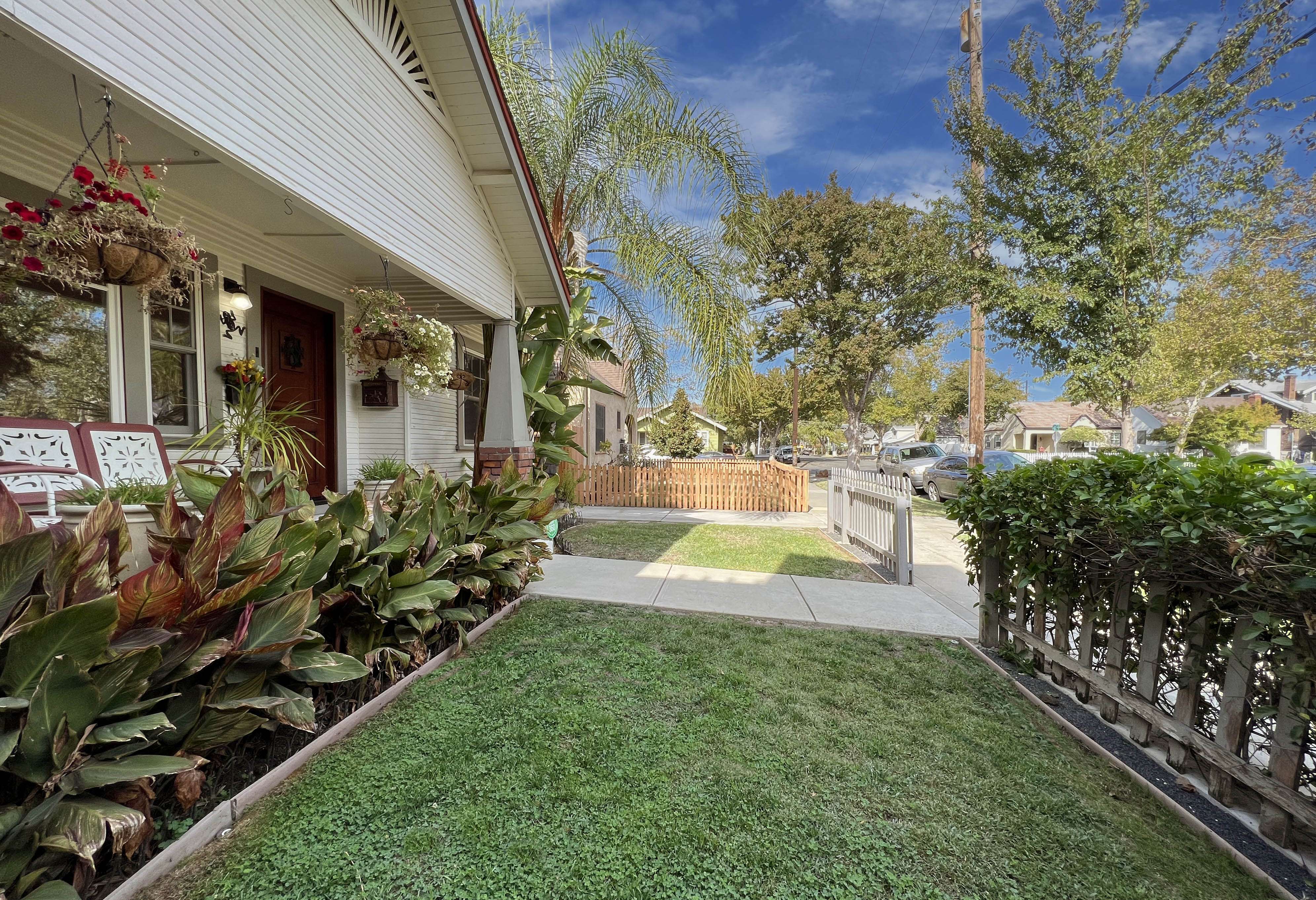 Sacramento, CA 95818,2104 25th St