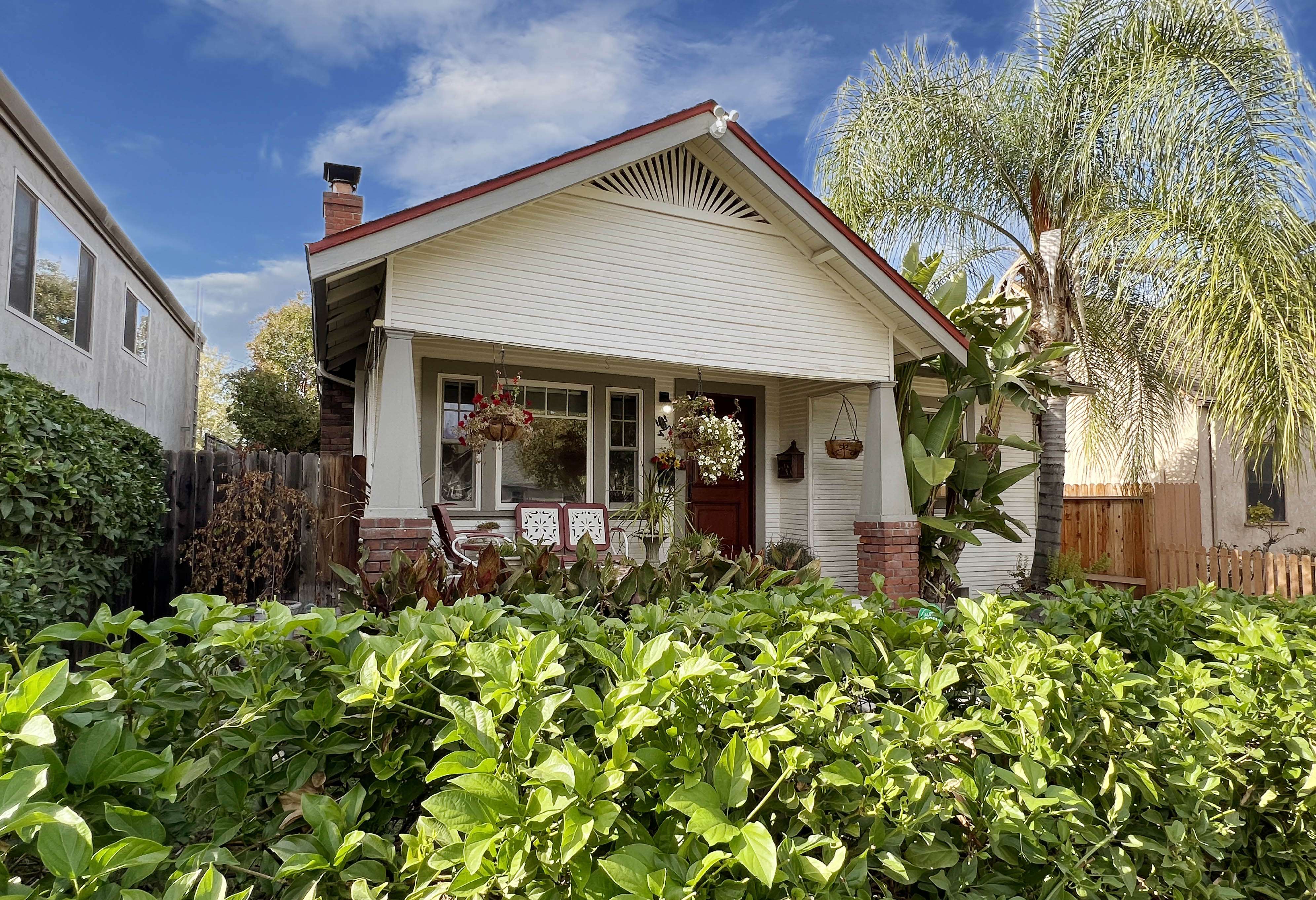 Sacramento, CA 95818,2104 25th St