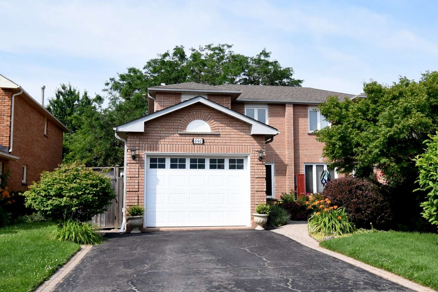 Burlington, ON L7L 6E5,646 Amelia Cres