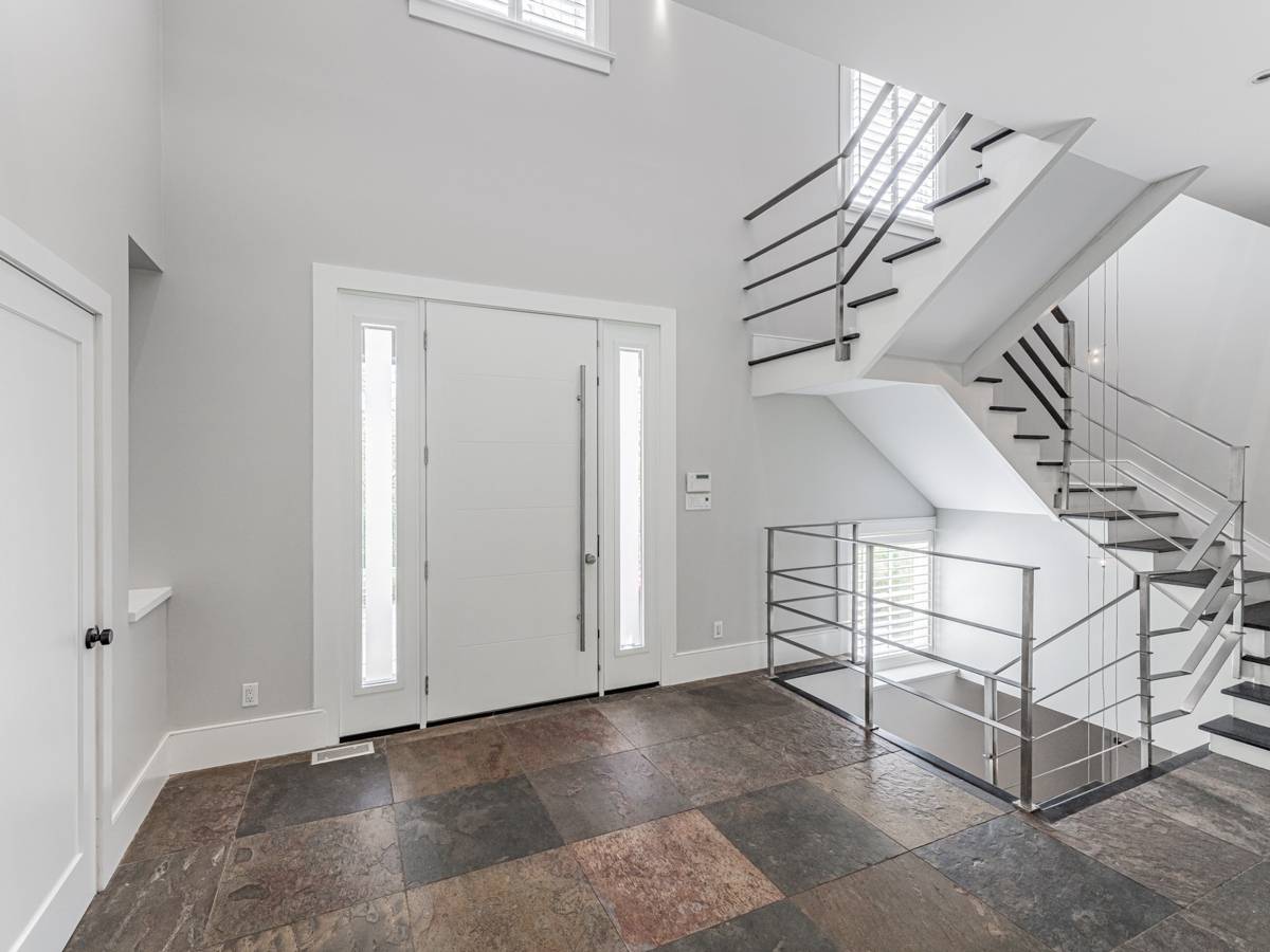 12 Windy Ridge Dr, Toronto, ON M1M 1H5