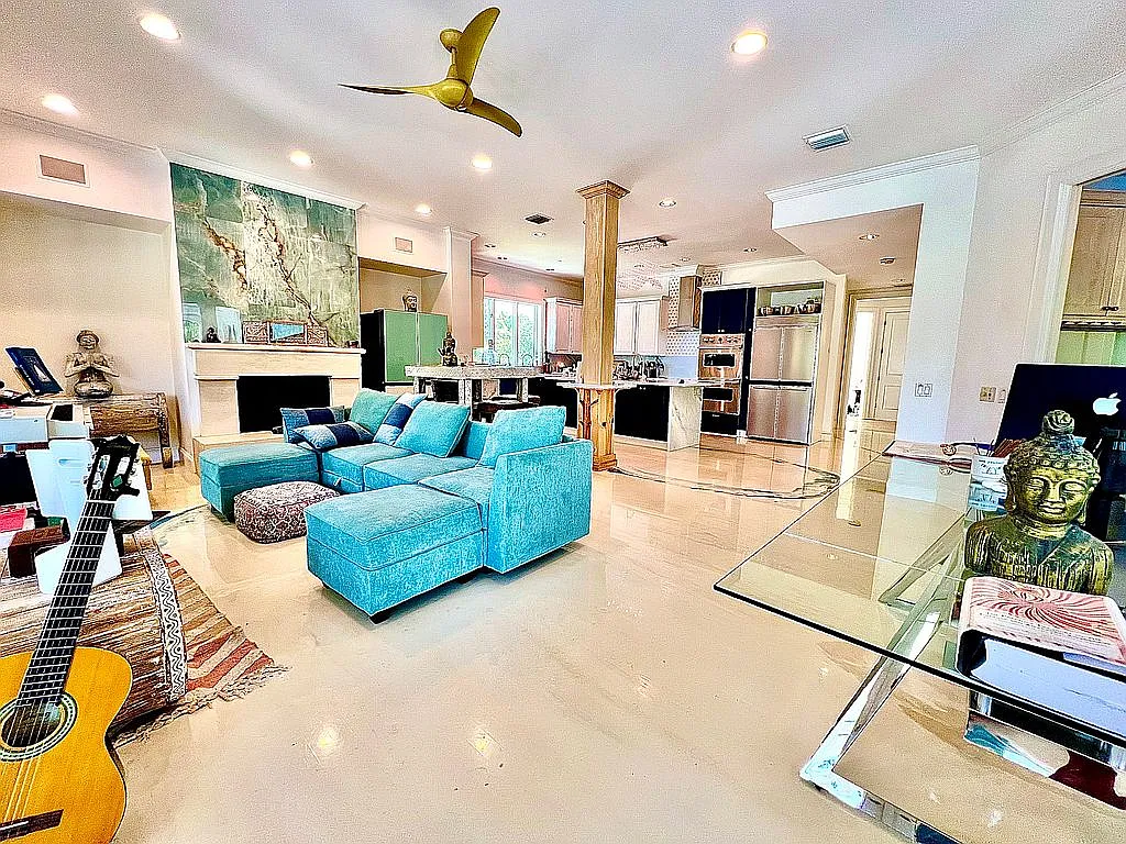 Englewood, FL 34223-9252,6060 Manasota Key Rd