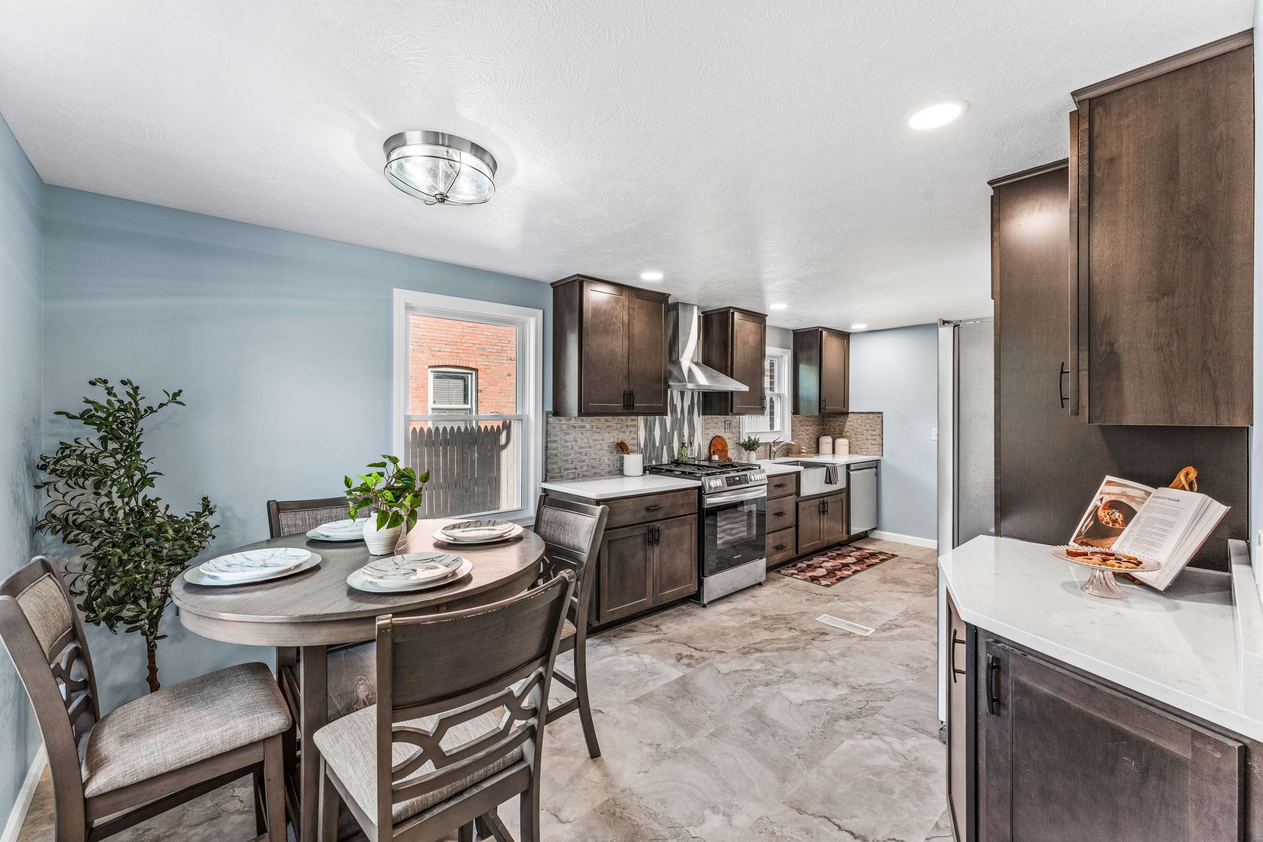 New Castle, PA 16105-2401,904 Delaware Ave