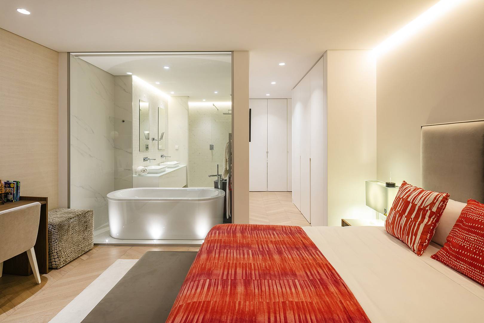 Modern Residence with Luxurious Amenities and Stunning Lake Views in Quinta do Lago Algarve #QPSAV, Portugal,