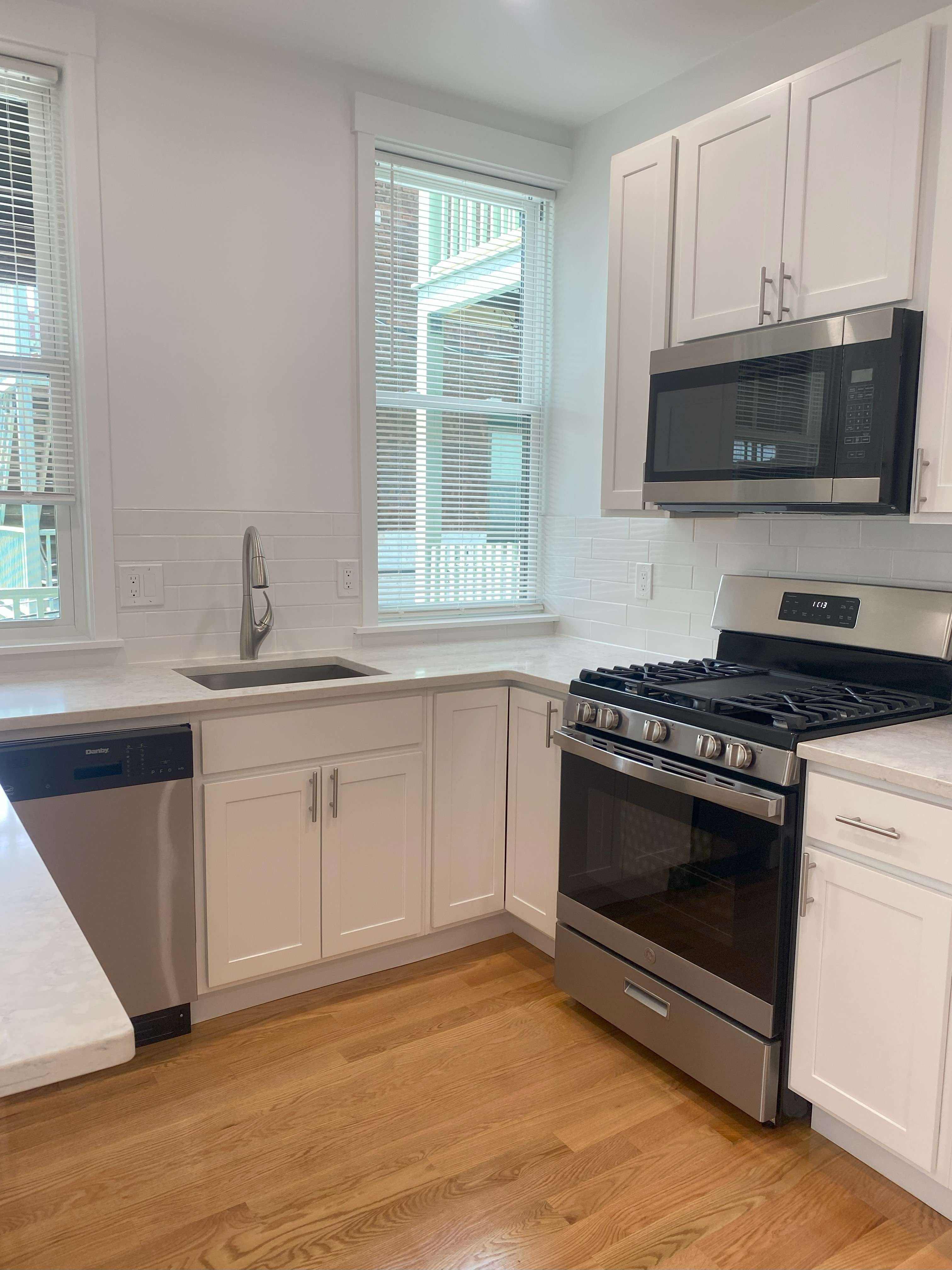 Jamaica Plain, MA 02130-2875,19 Seaverns Ave #2R