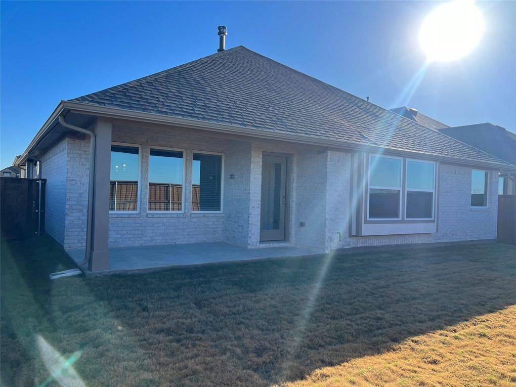 Celina, TX 75009,16533 Hidden Cove Dr