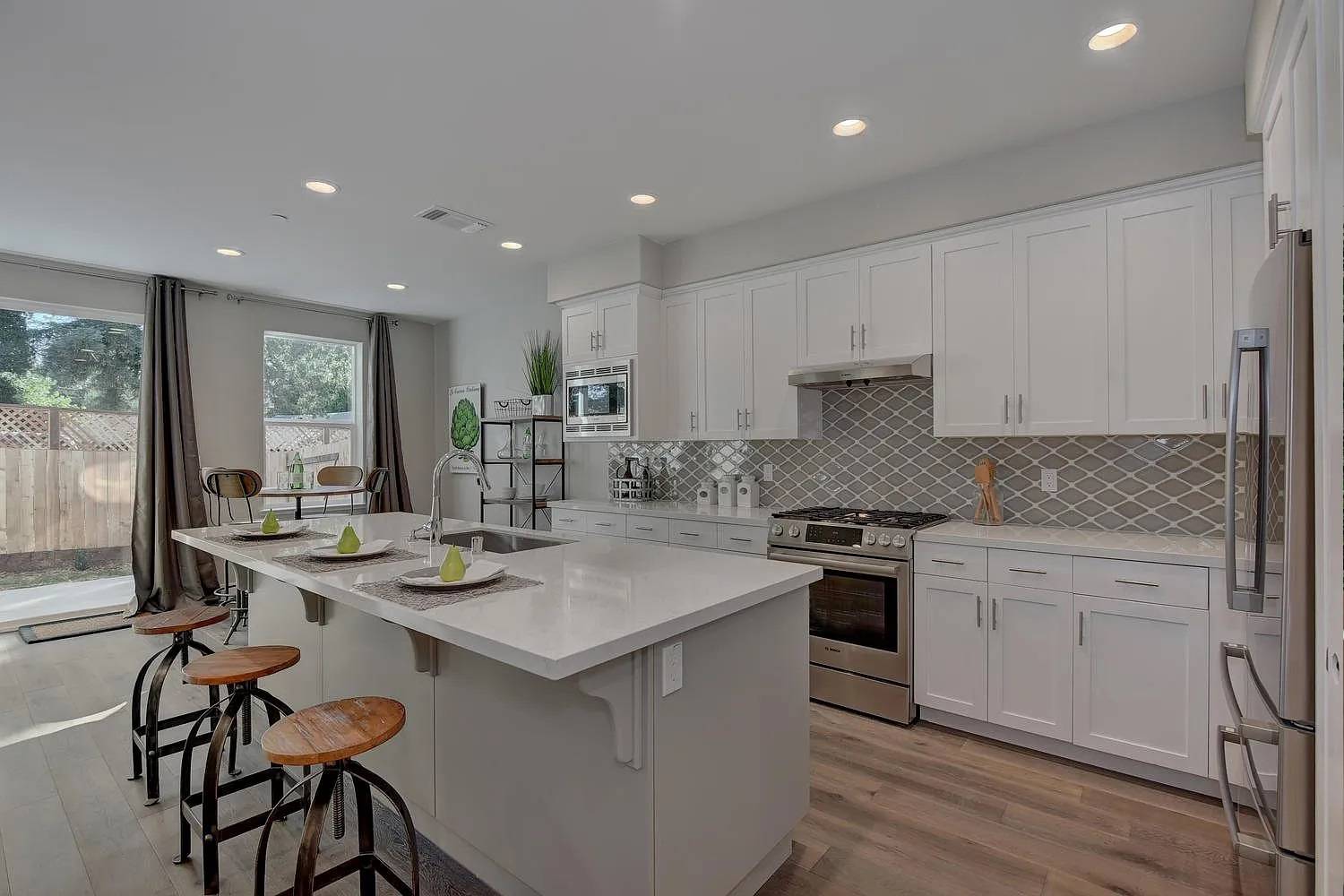 Santa Rosa, CA 95409,961 Prospect Ave