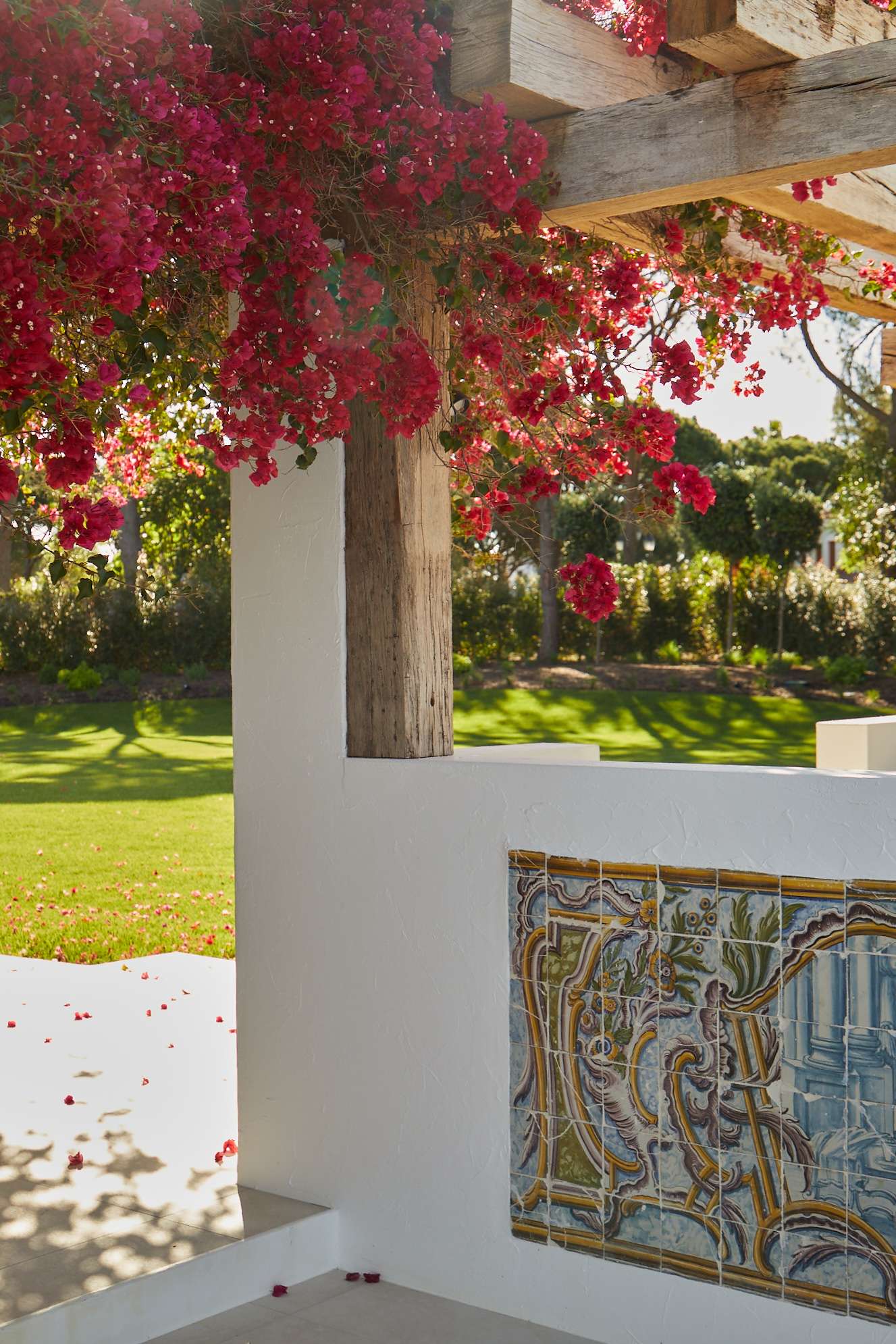 Portugal,,Spacious Villa on a Large Plot near the Lake in Quinta do Lago Algarve #QPSA/POR