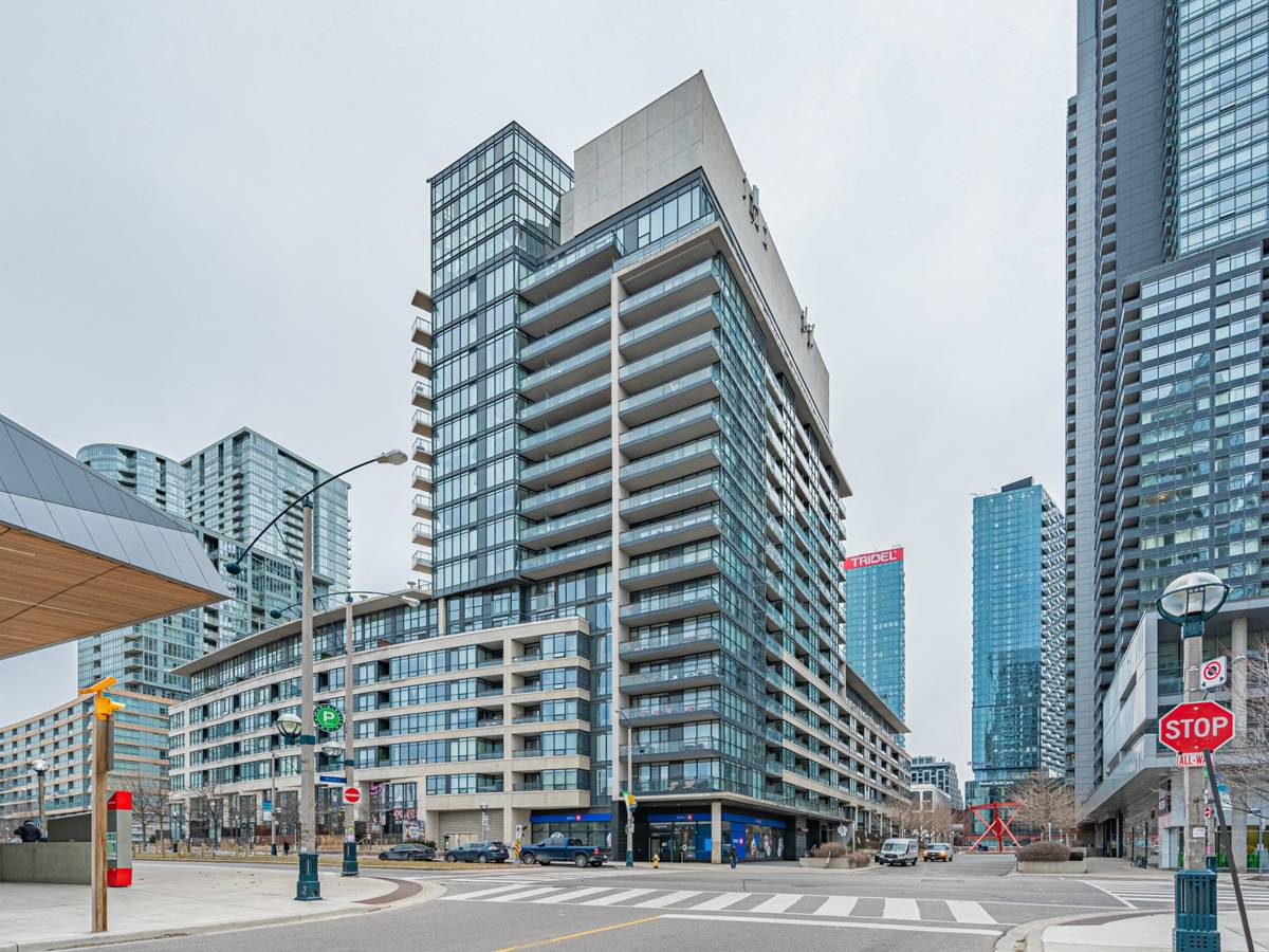8 Telegram Mews #203, Toronto, ON M5V 3Z5