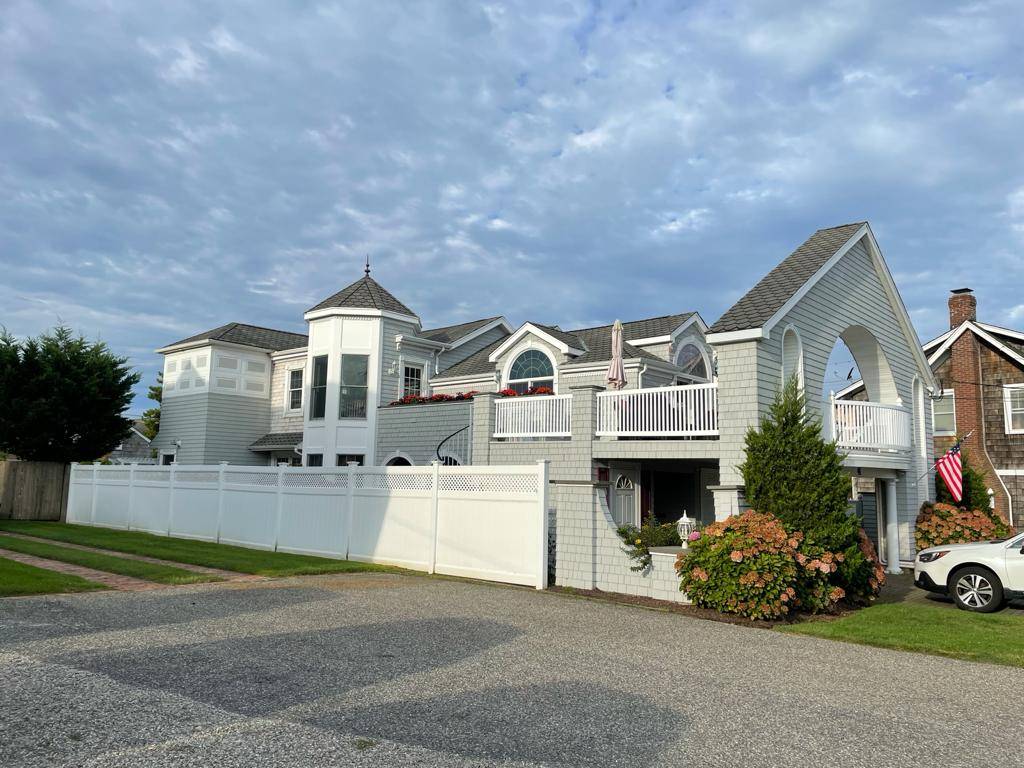 41 Osborne Ave, Bay Head, NJ 08742 - Only steps from the beach, with a pool
