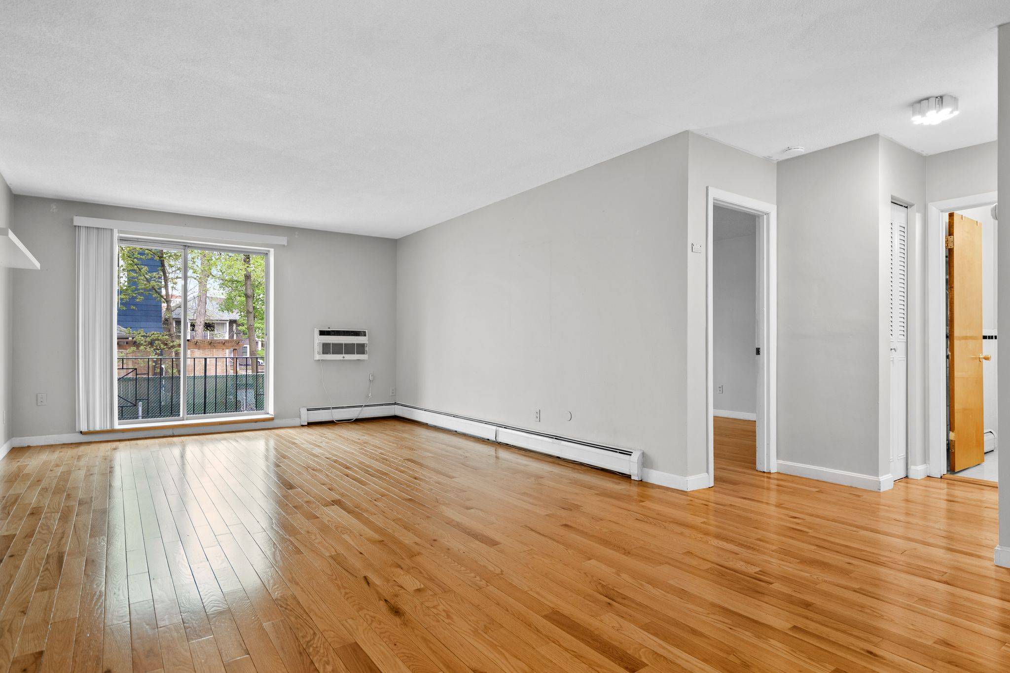 804 Centre St #104 Jamaica Plain, MA 02130-2709