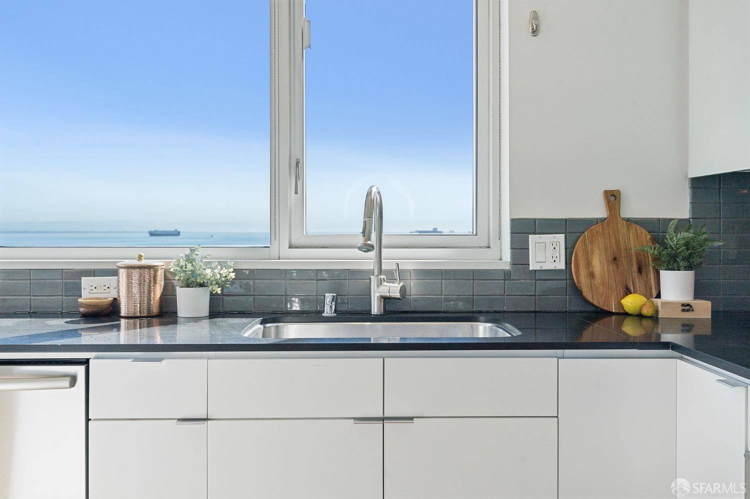 San Francisco, CA 94105,501 Beale Street #10A