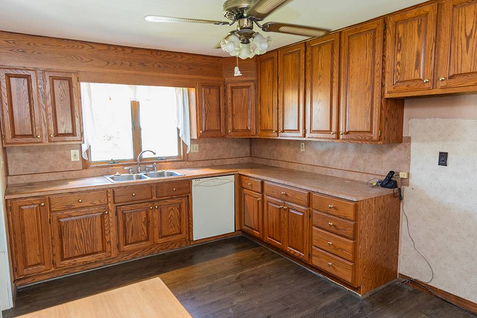 Farina, IL 62838-1211,511 W Washington St