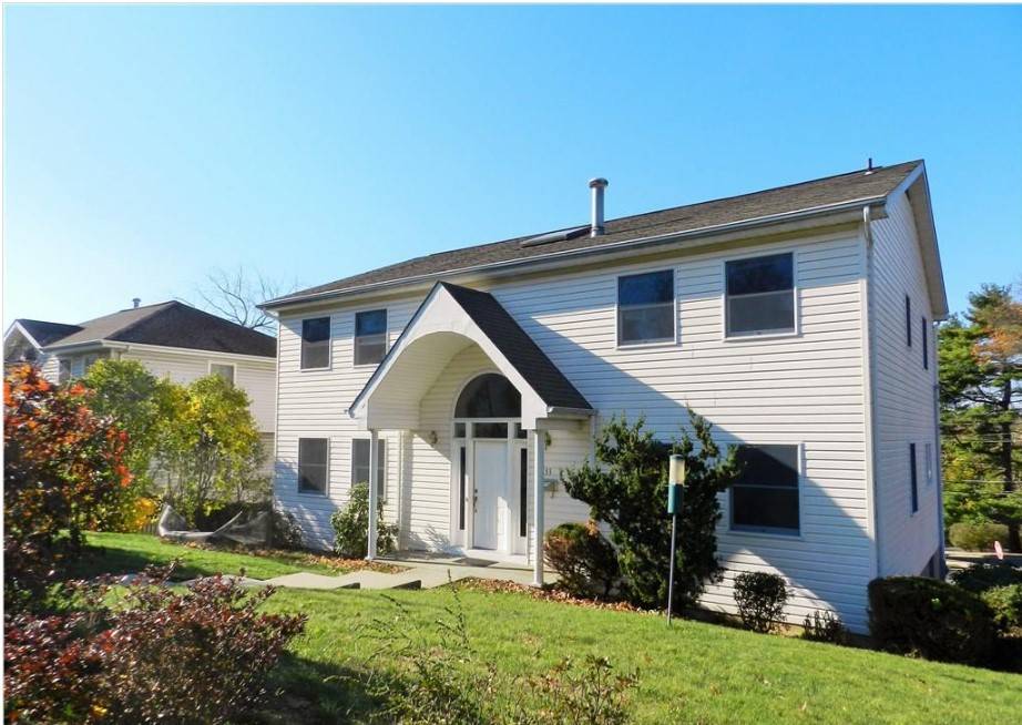 West Harrison, NY 10604-2740,33 Gainsborg Ave