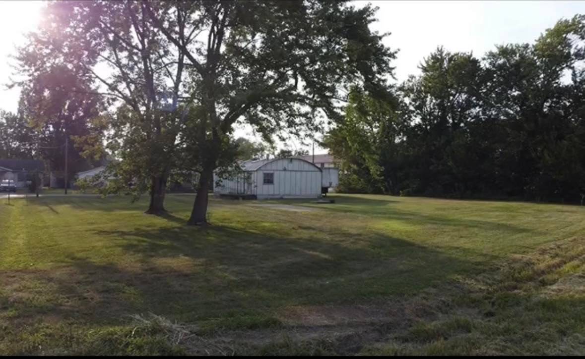 Flora, IL 62839-1147,705 West St