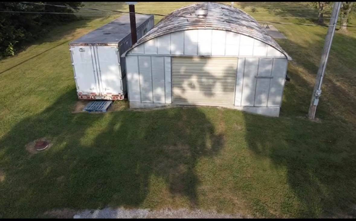 Flora, IL 62839-1147,705 West St