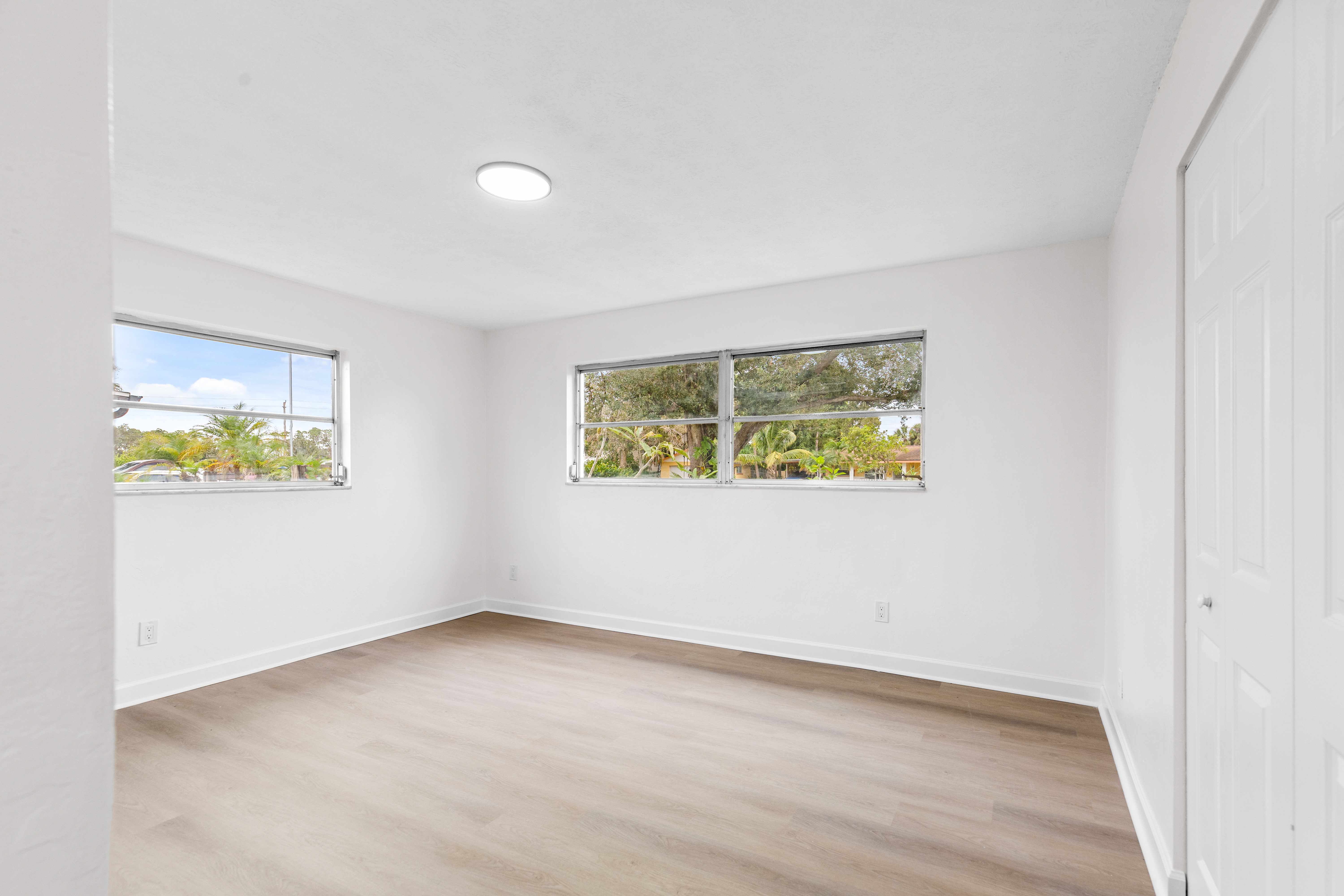 North Fort Myers, FL 33903-5284,867 June Pkwy