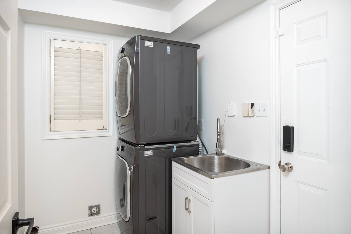 Mississauga, ON L5M 5L8,5917 Leeside Cres