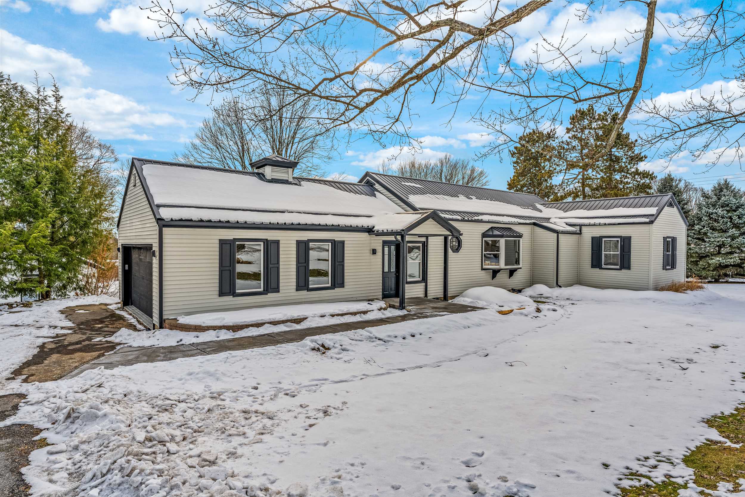 New Castle, PA 16105-3111,165 Upland Dr