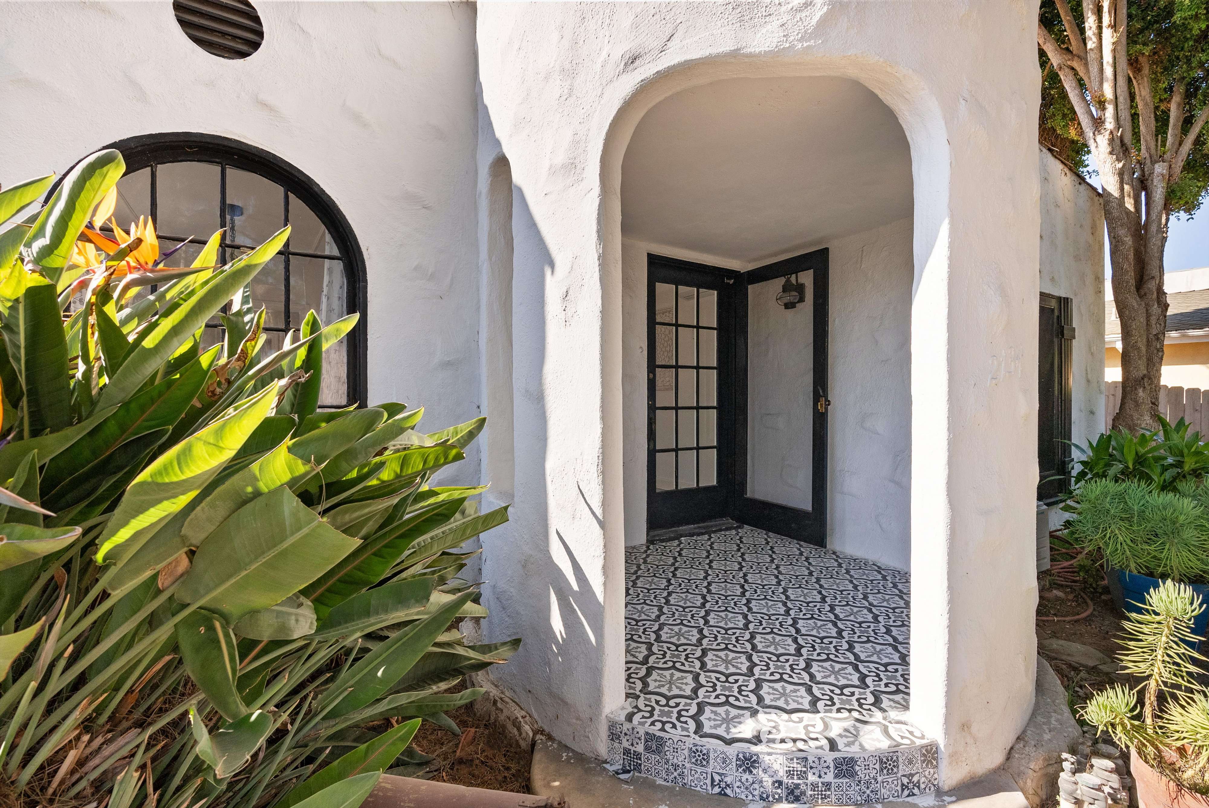 Santa Monica, CA 90404-5213,2134 Stewart St