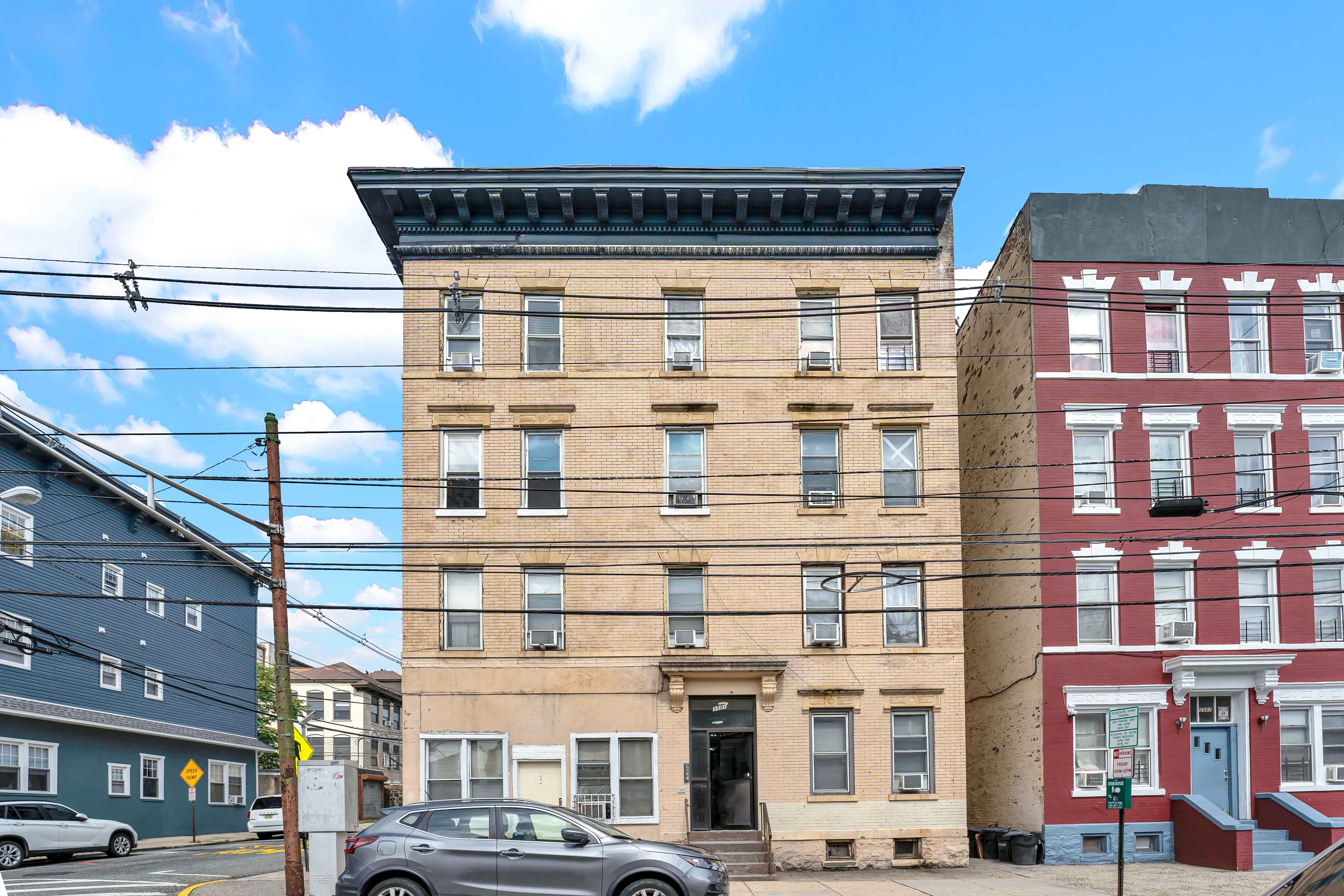 Union City, NJ 07087-6043,3501 Hudson Ave