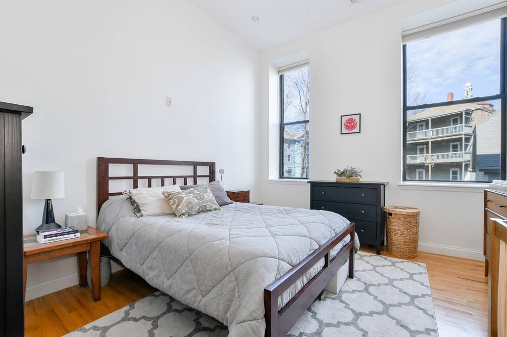 11 Wyman St #2D, Jamaica Plain, MA 02130-1975