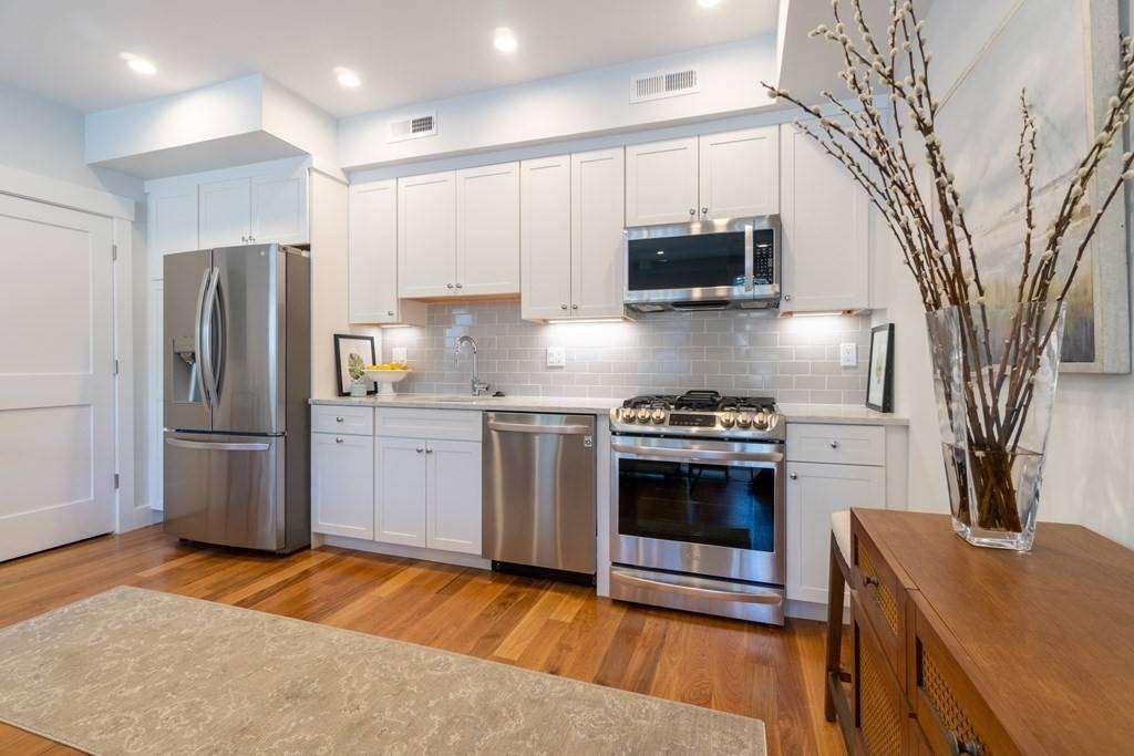 Roslindale, MA 02131-2499,874 South St #1