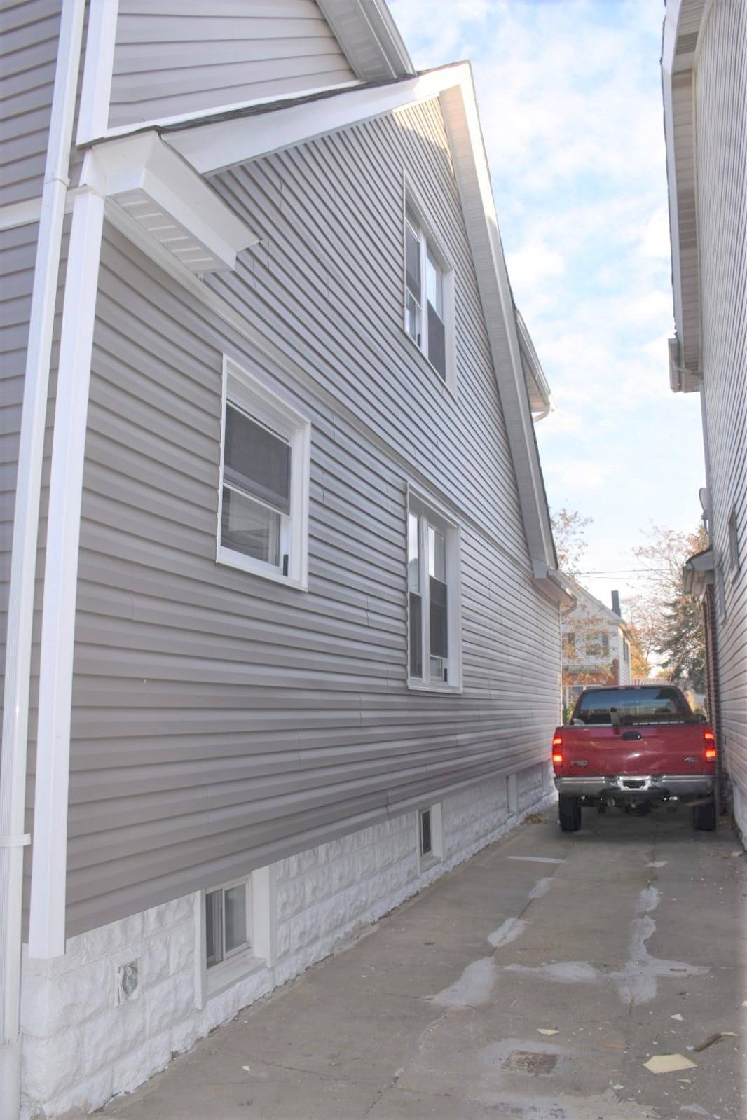 NY 11236,9517 Flatlands Avenue