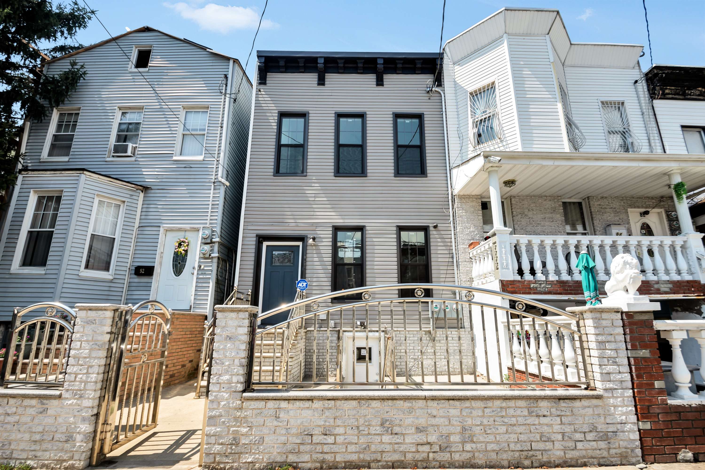 NY 11208,90 Shepherd Avenue
