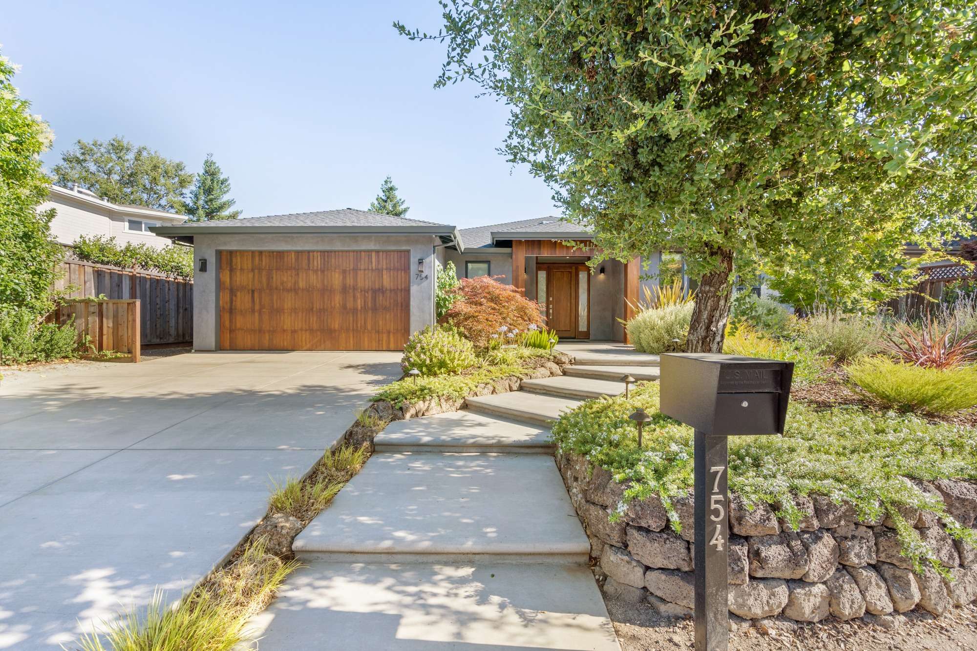 754 Edge Lane, Los Altos, CA, USA