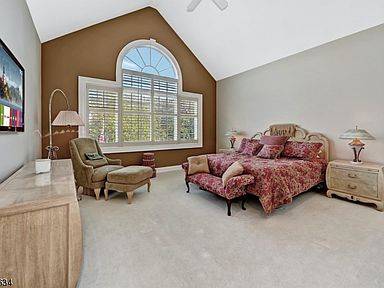 1 Laredo Dr, Colts Neck, NJ 07722