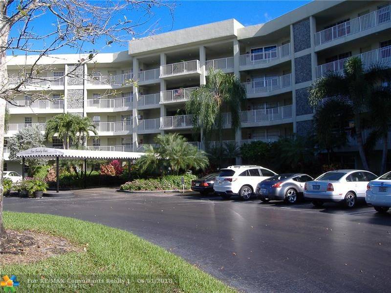 Pompano Beach, FL 33069,806 Cypress Grove Ln  #404